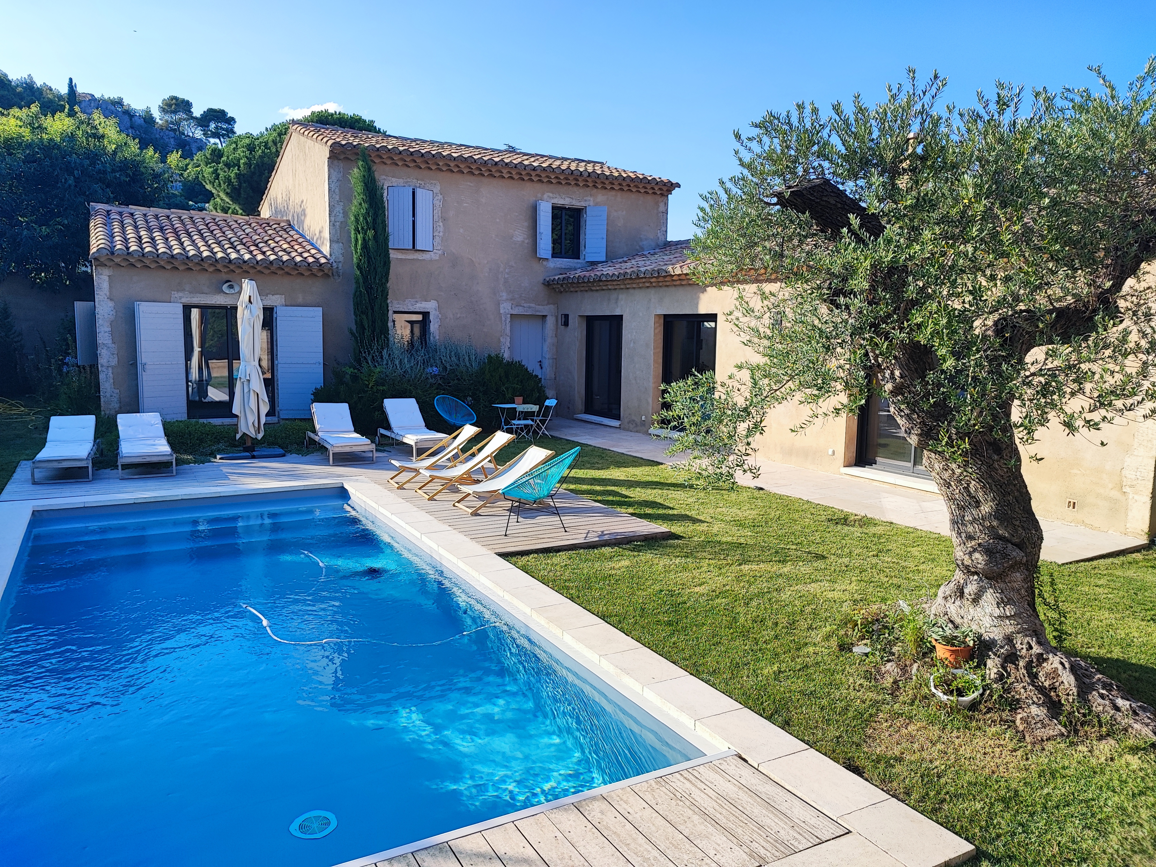 Renovated Provencal farmhouse Eygalieres heated pool