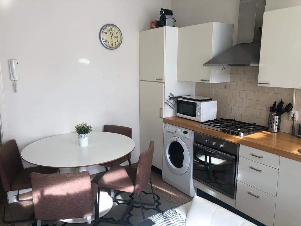 Great Room in best part of Ams (shared Bathroom) — Amsterdam stay