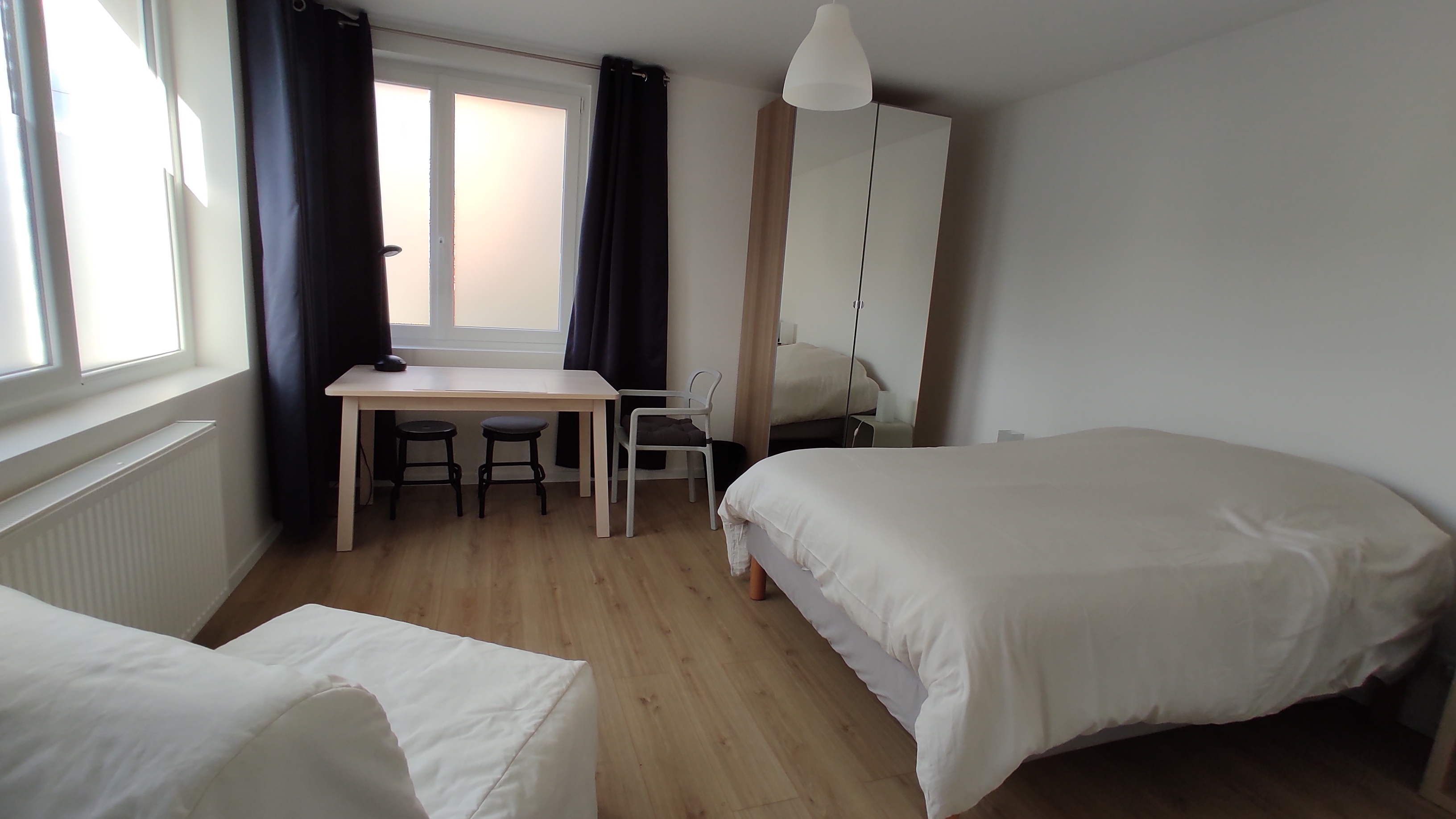 bedroom 1 at hotellille.org