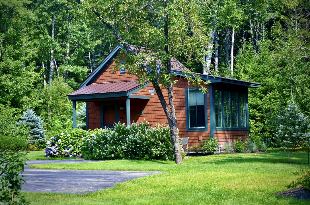 Cozy CottageNear Harbor & Park Cabins for Rent in Freeport, Maine