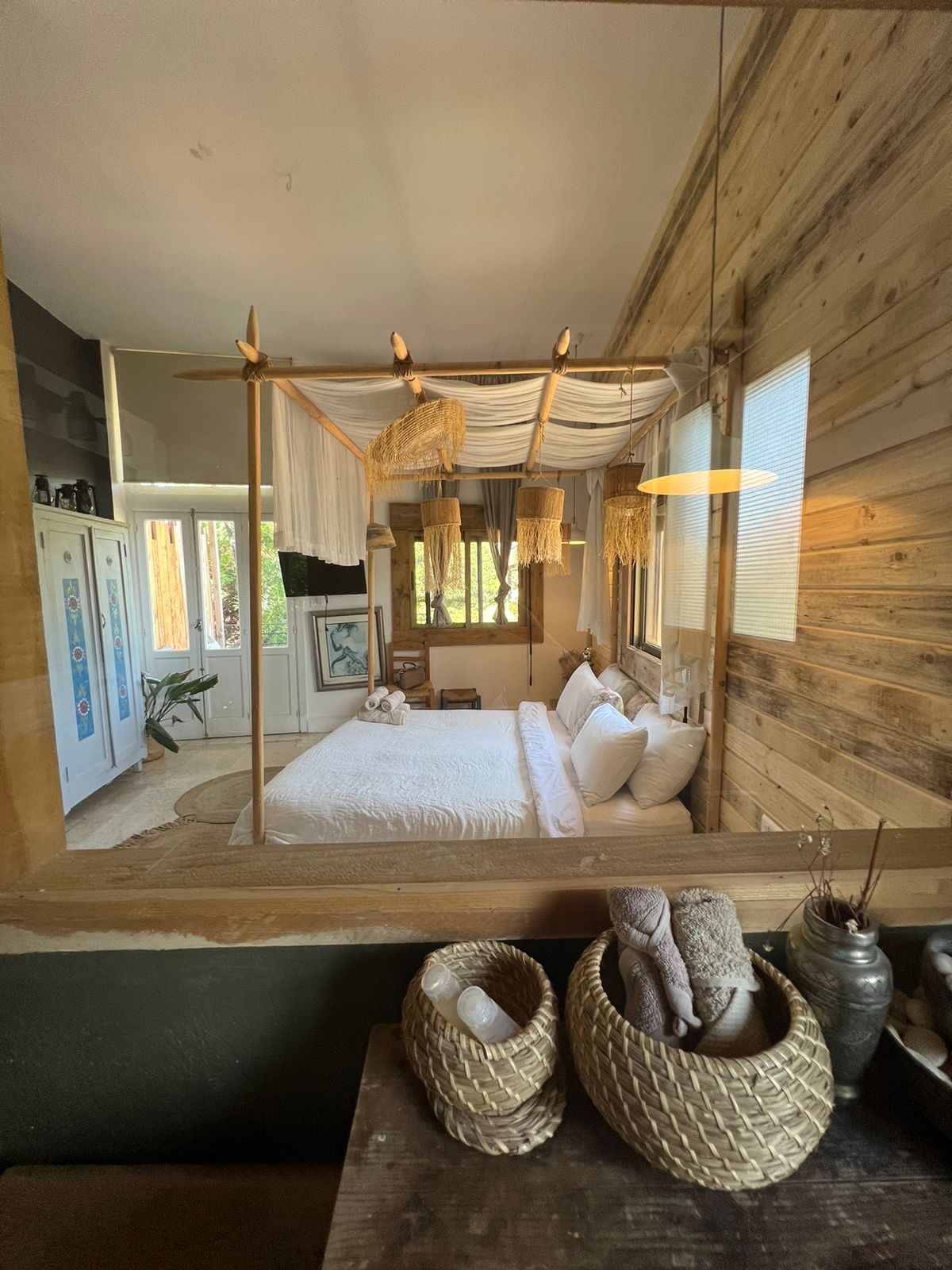 Midnight Sin -  Romantic Getaway Next to Beach