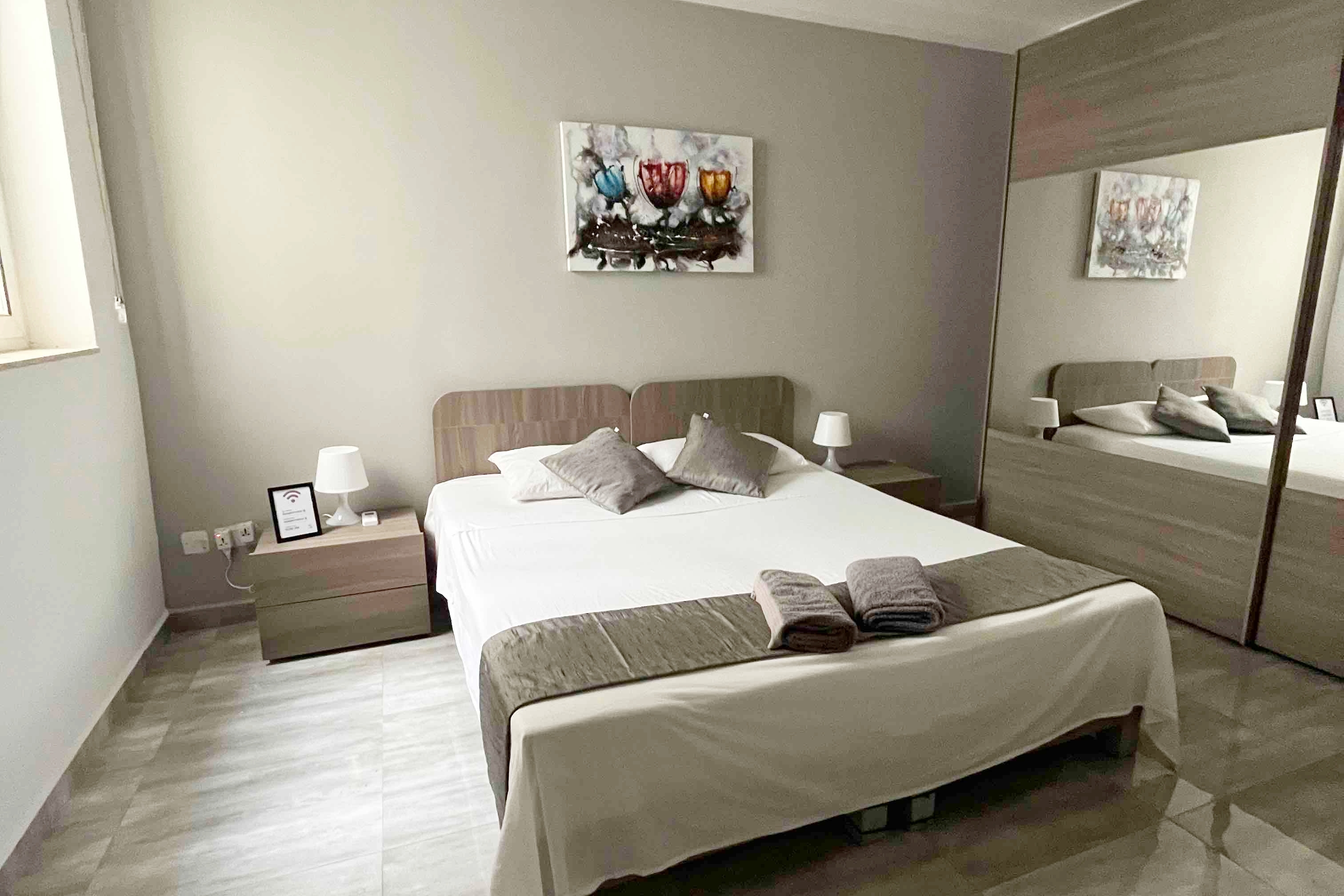F10.1 Double room with private bathroom