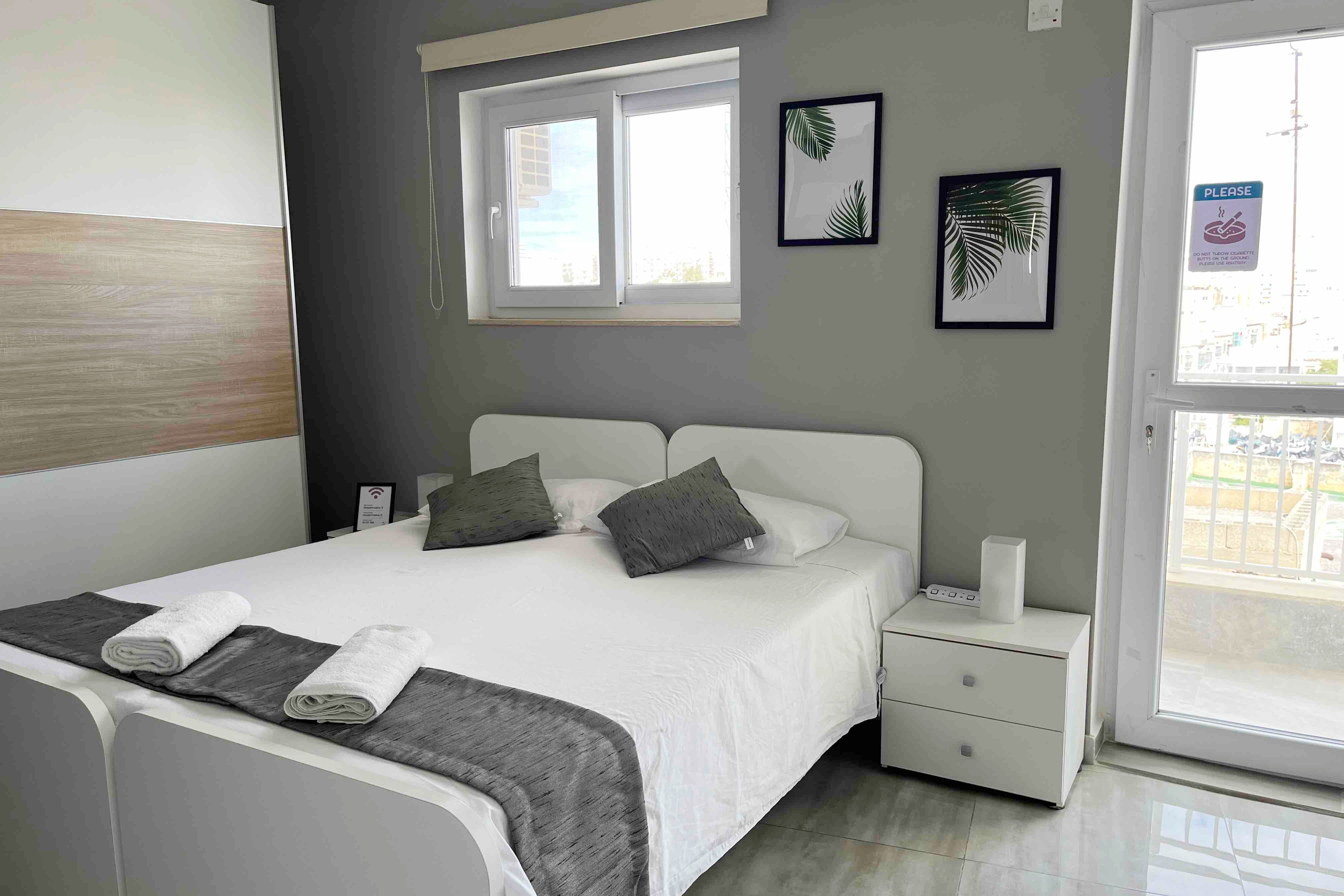 F3.1 Double room with private bathroom and balcony