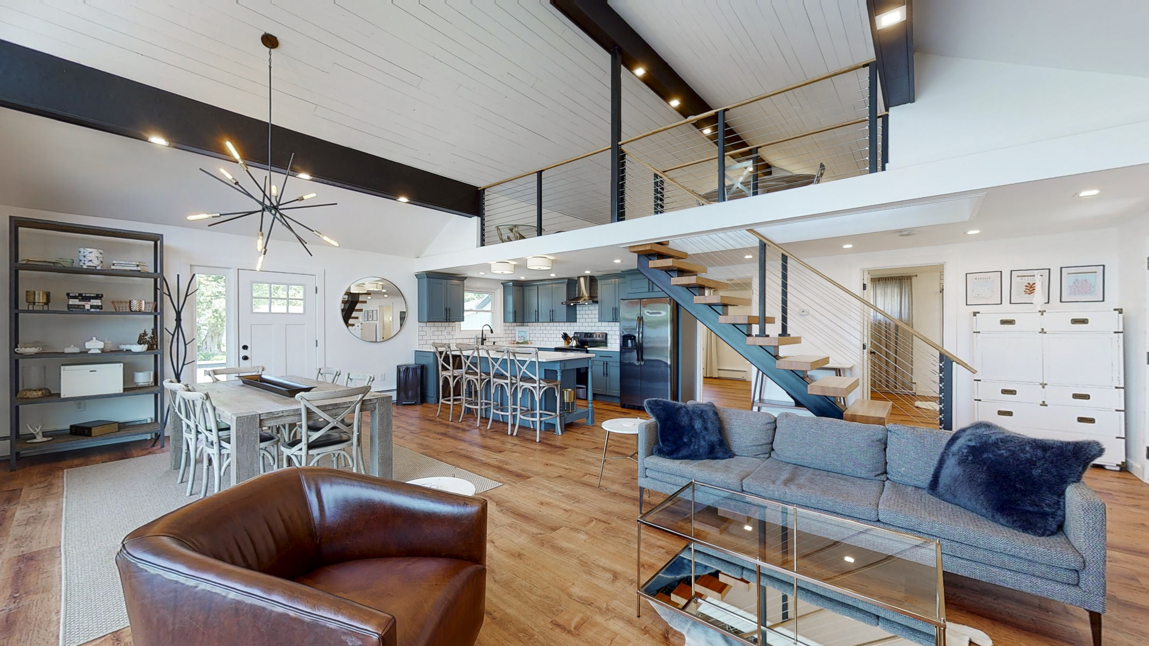 Quiet Upstate NY Waterfront Lakehouse
