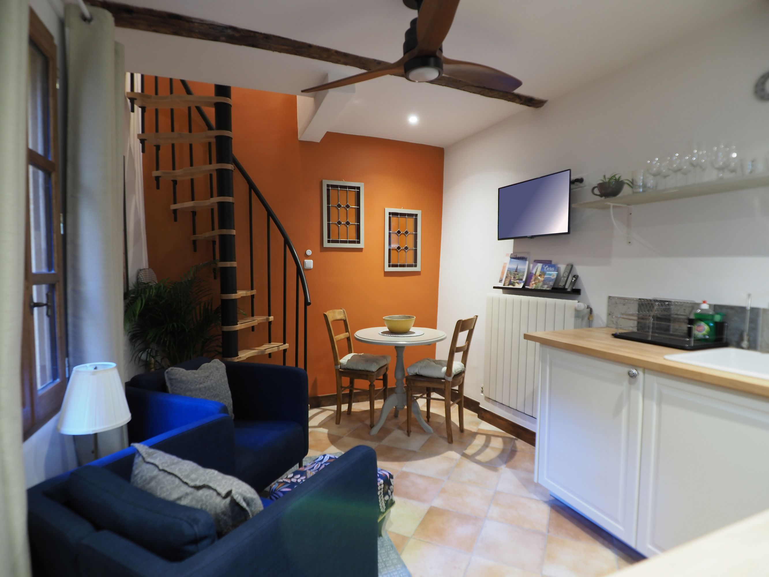 Cent Cinq Apartment Three (duplex) in central Apt