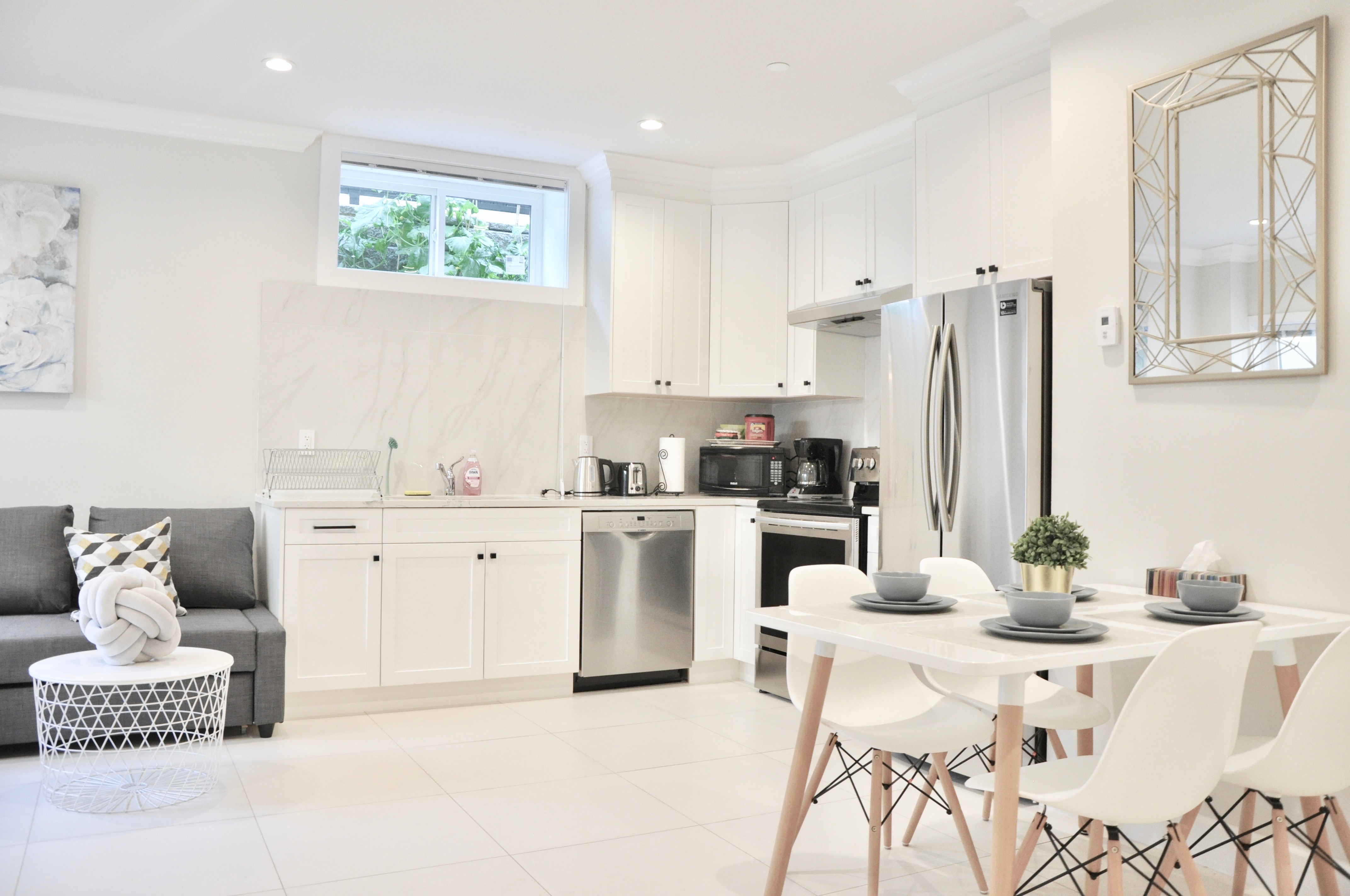 Cozy suite@VAN westside Close to Airport/UBC/DT
