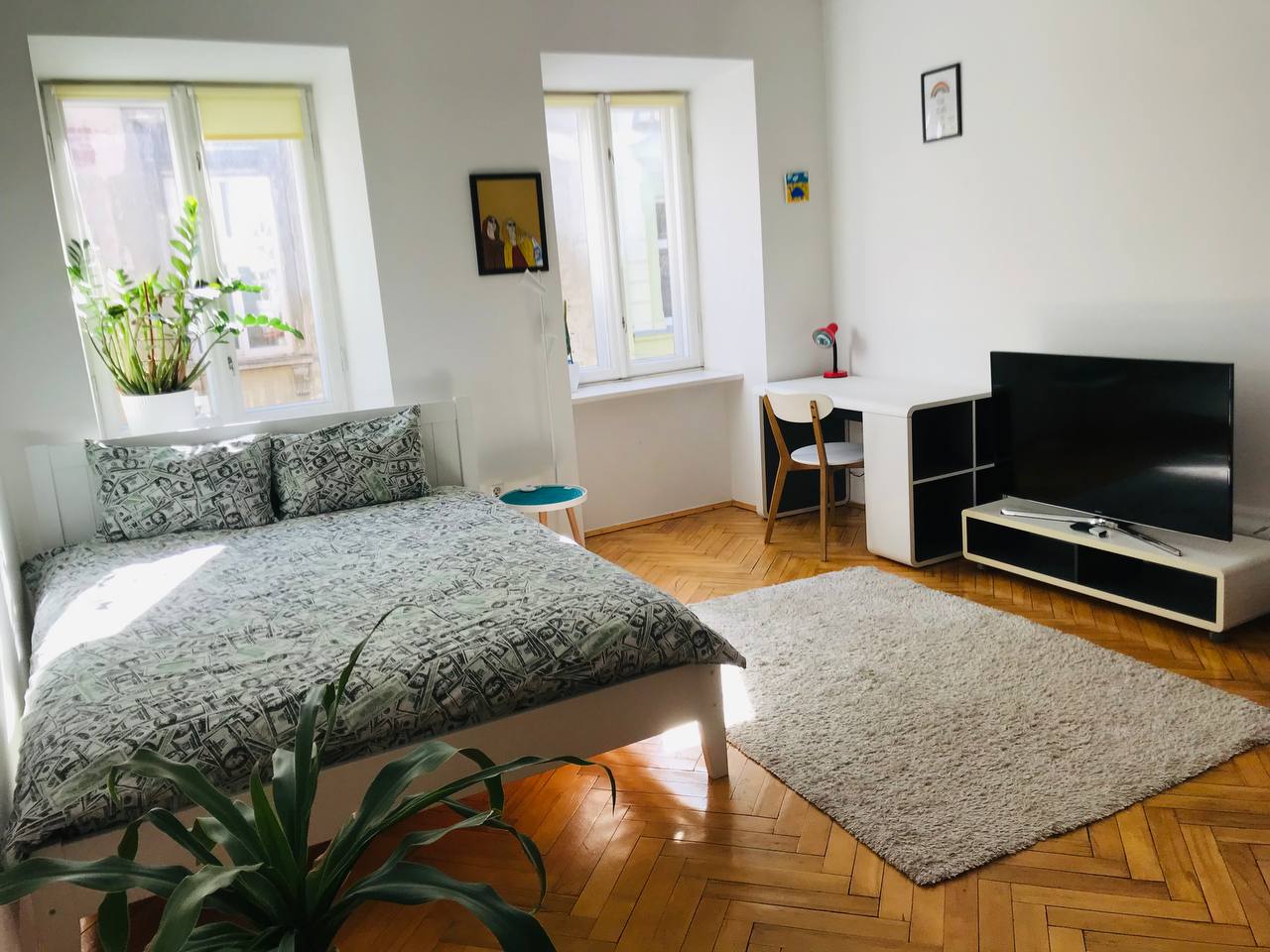 “Berlin” apartment in Lviv (electricity 24/7)
