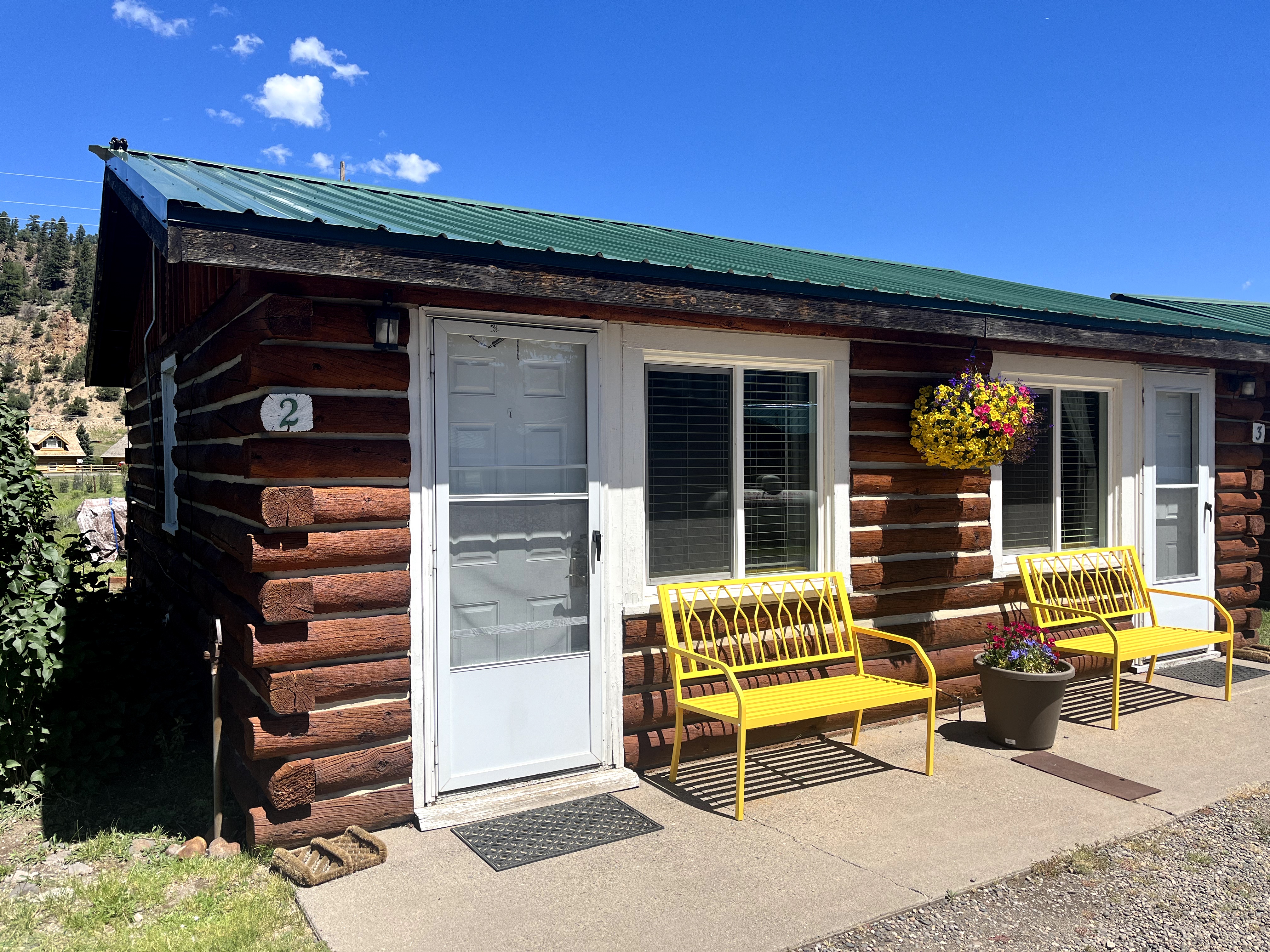 Cozy cabin #2 in mountains near Rio Grande River