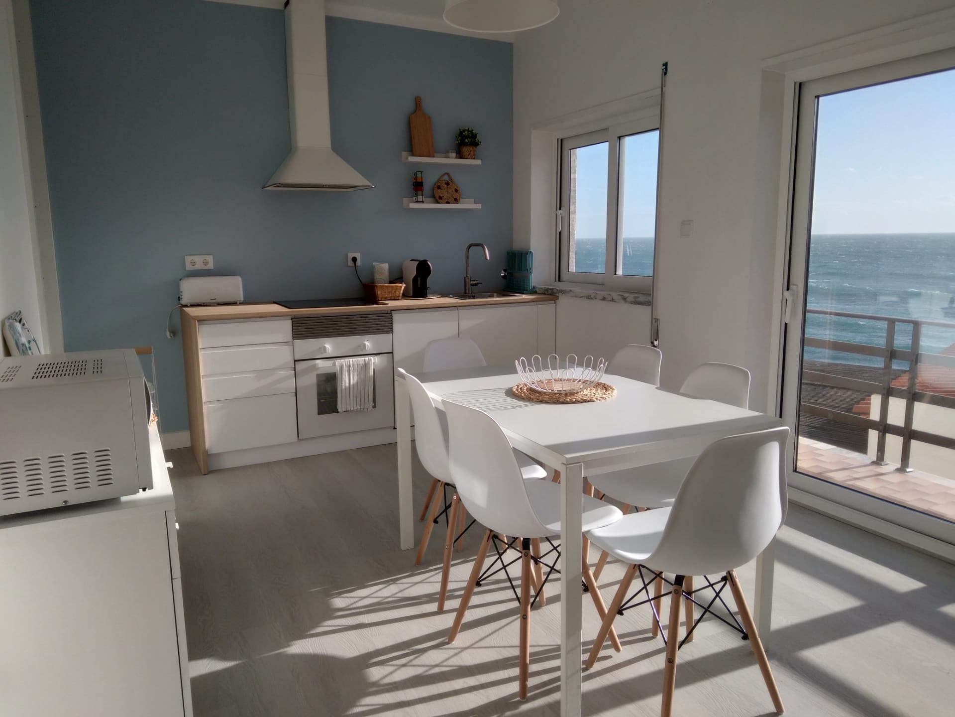 Ocean View Apartment By The Sea