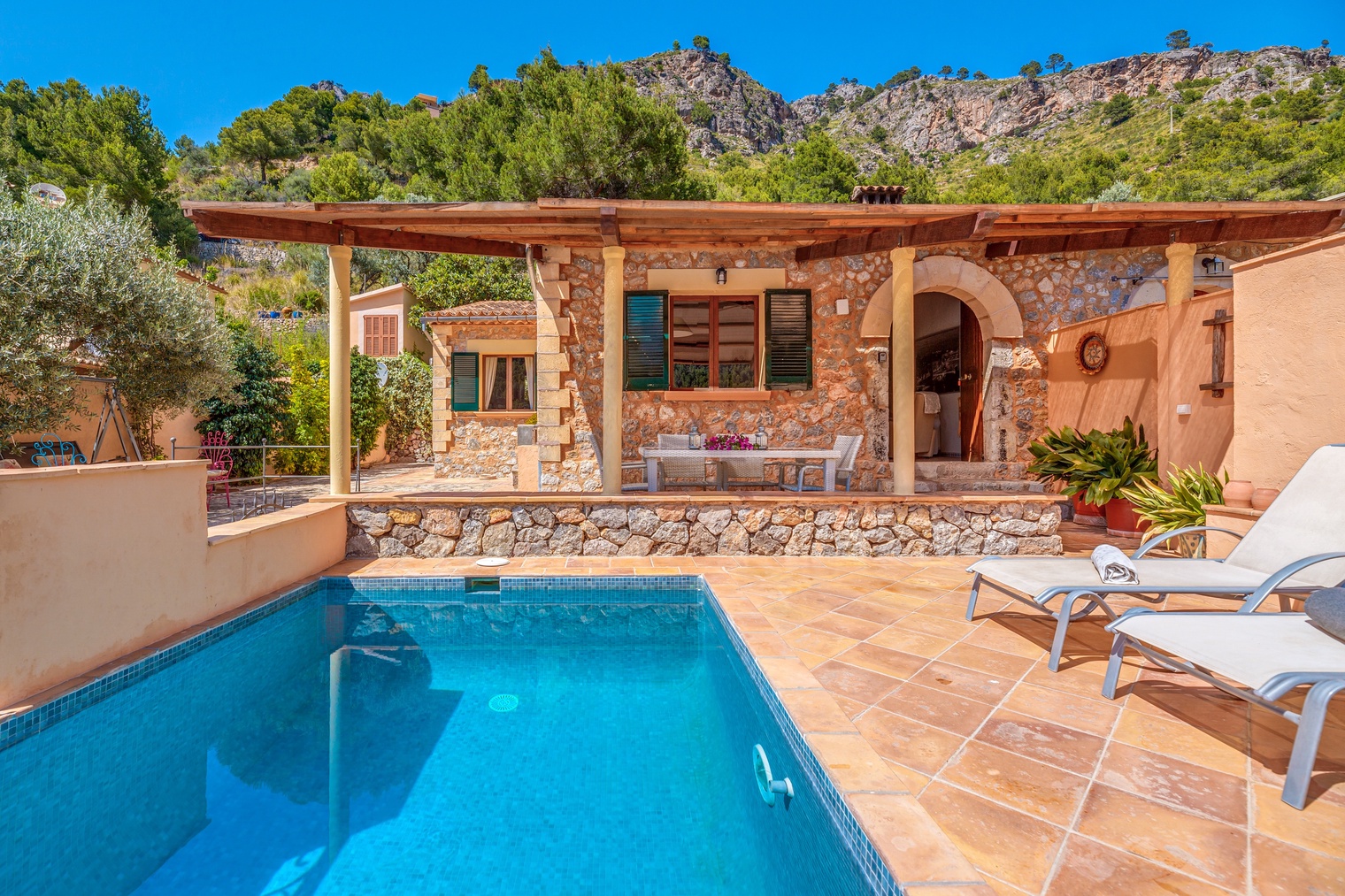 Ca N'Aina, bonita casita con piscina en Cala Tuent Casas en alquiler
