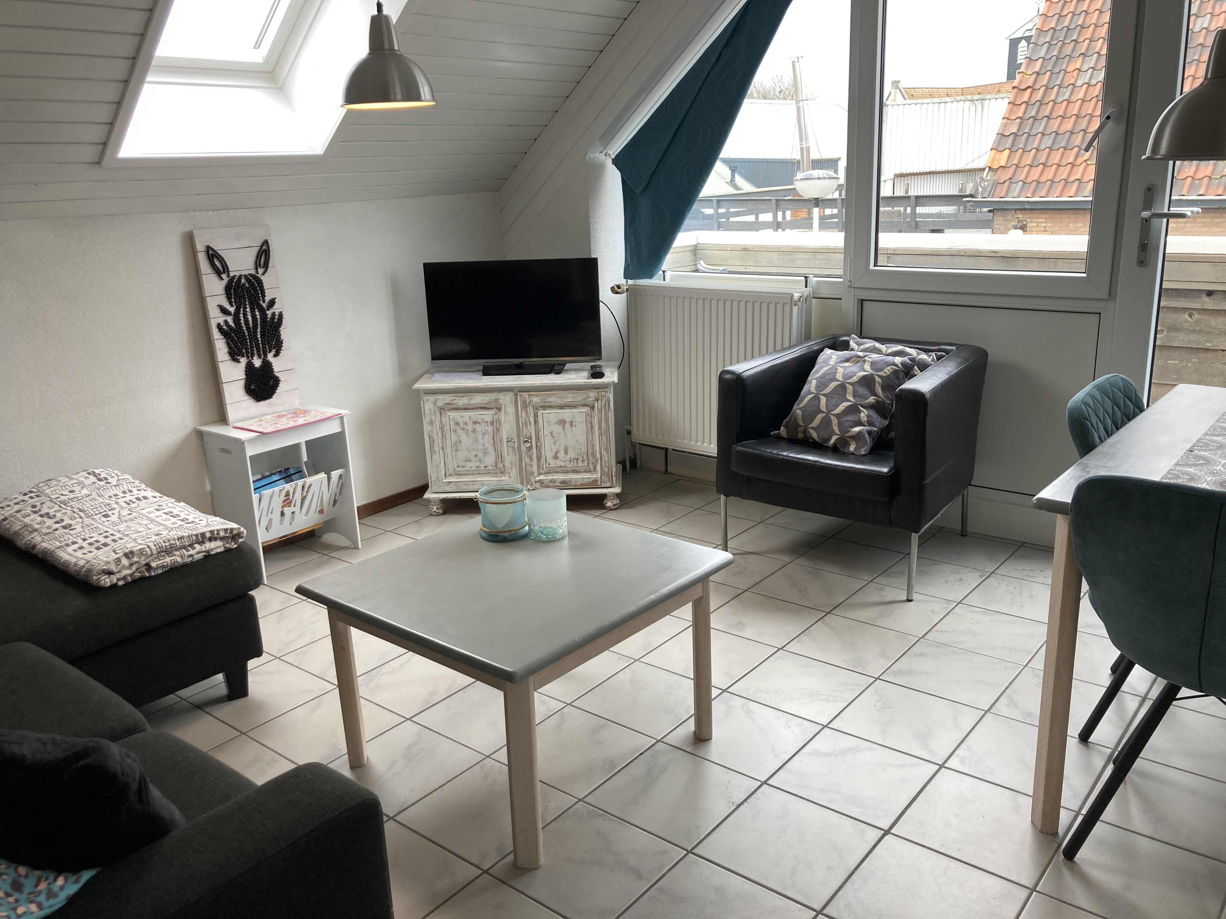 2 PERS.APP. BEACHSHELL CLOSE TO BEACH AND SHOPS.