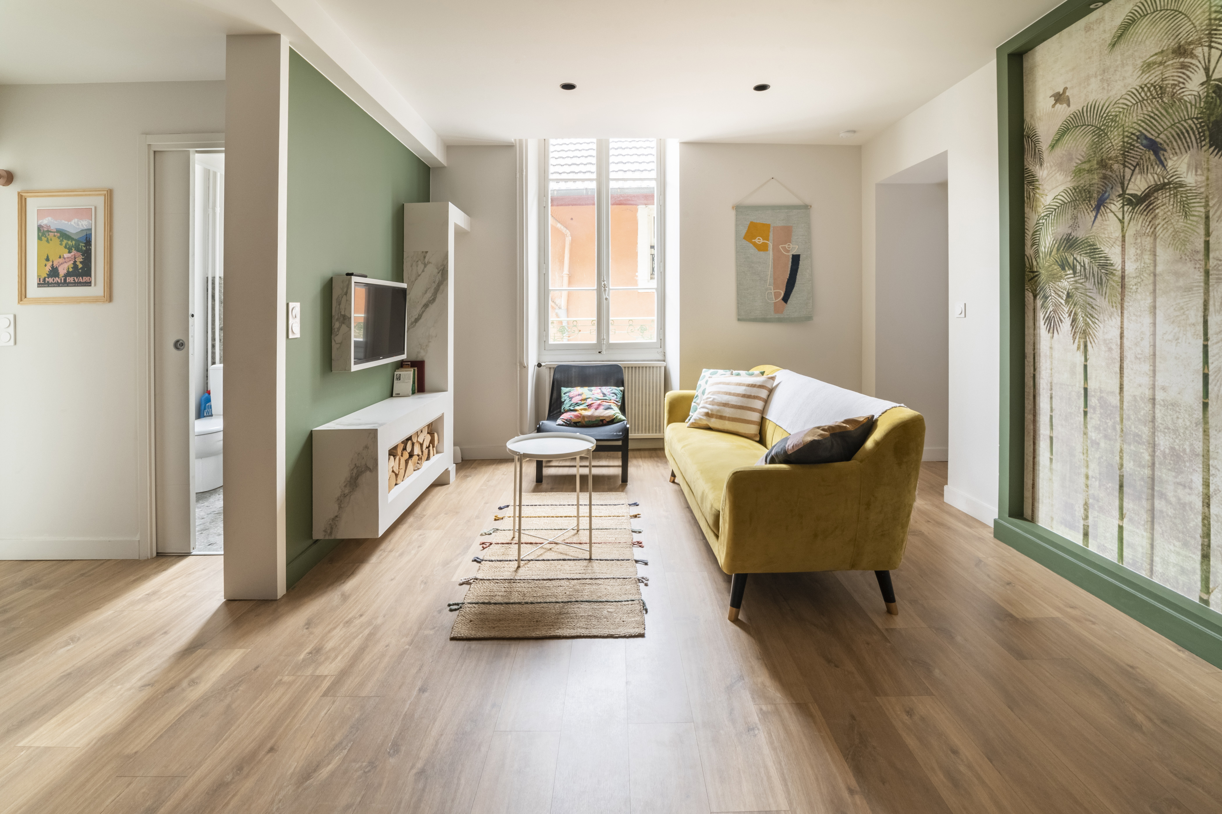 Charming 2 bedroom hyper center apartment