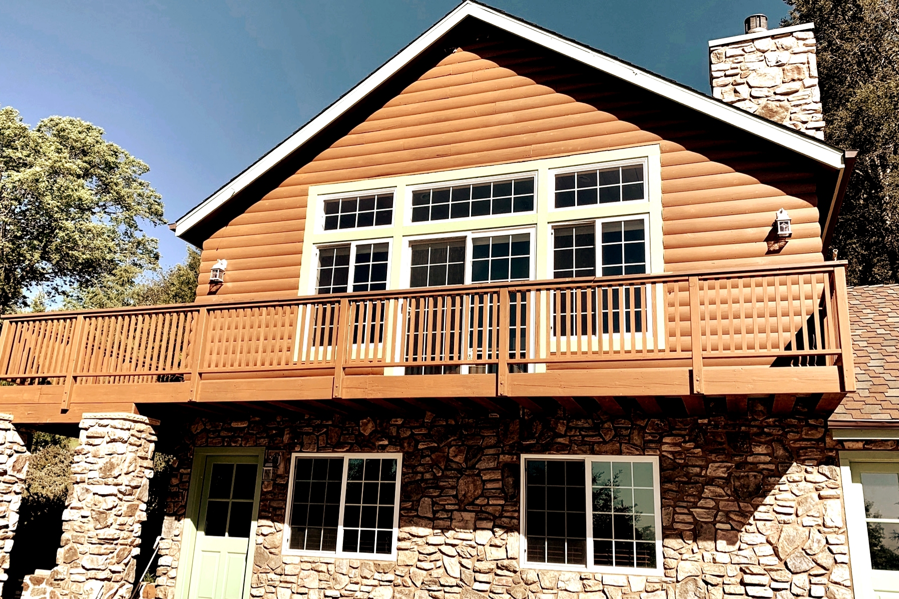 "Mountain View" Guest House Skylark Manor Cabins for Rent in