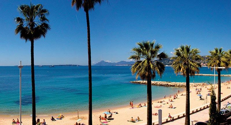 Les criques et les petites plages d'Antibes