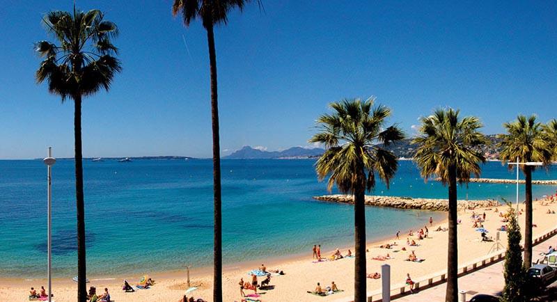 Les criques et les petites plages d'Antibes 