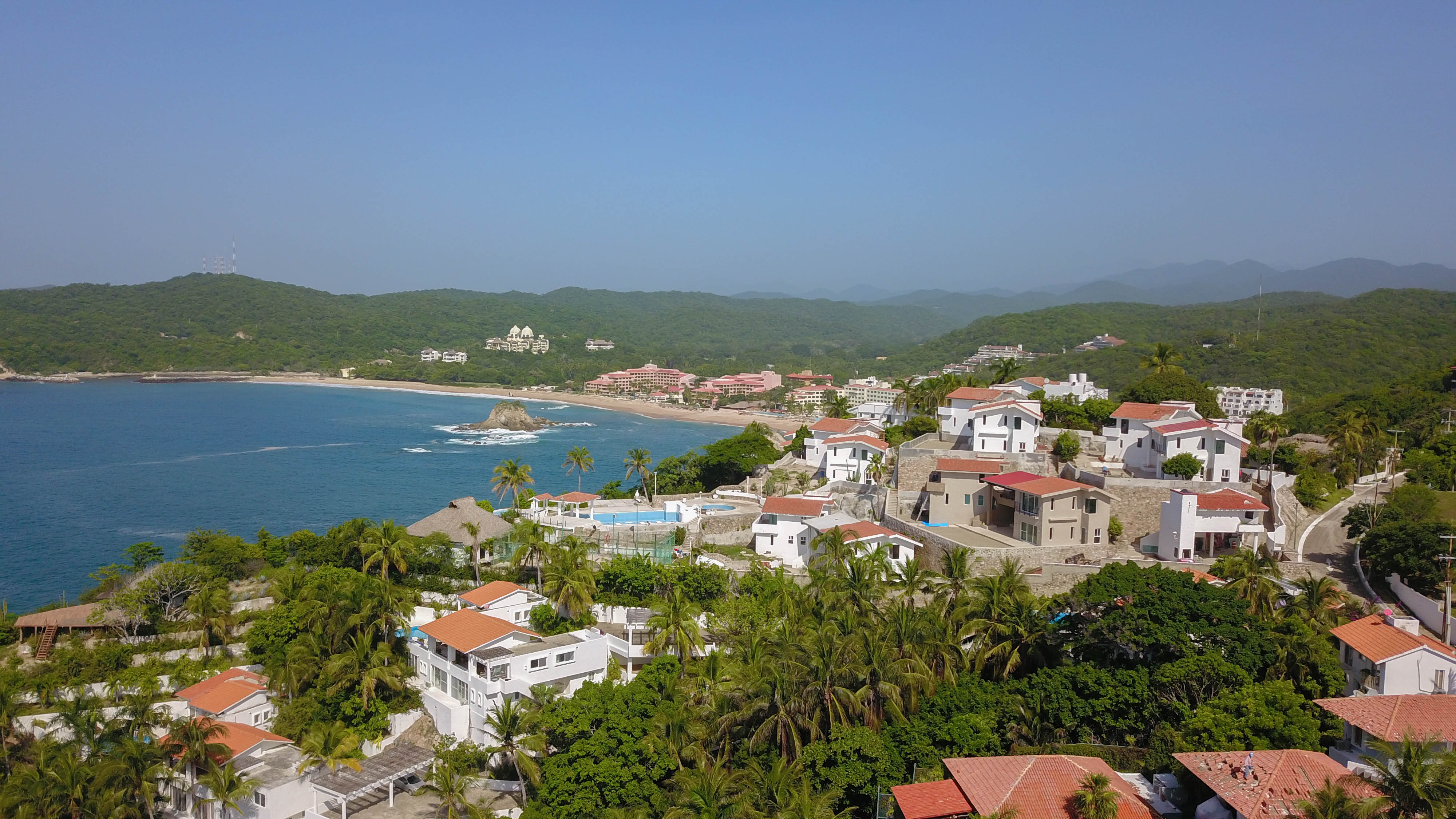 Casa Tehuana ll, Vista al mar, Alberca Casas en renta en Bahías de