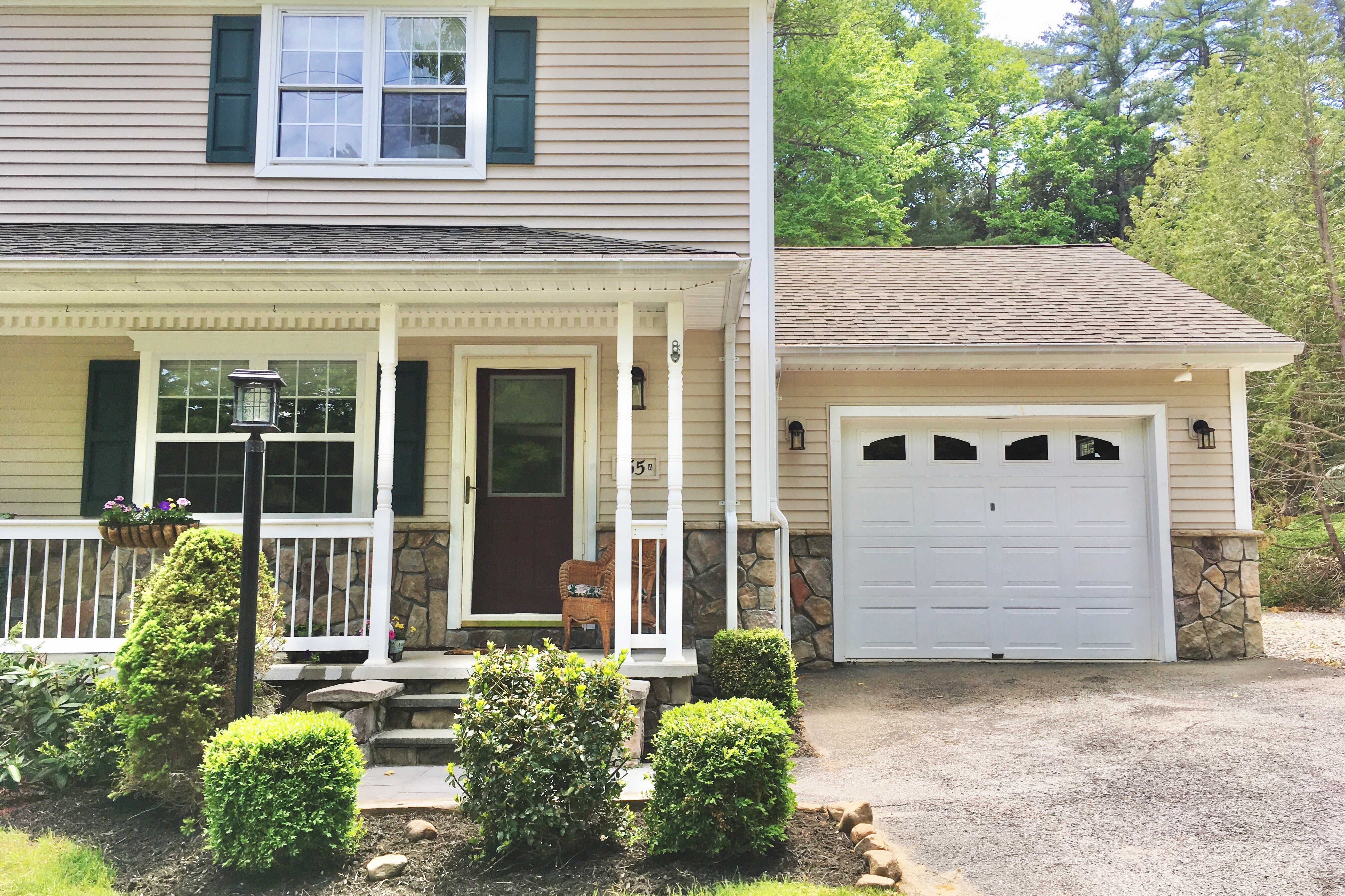 Village Apt #1 - walk to everything!