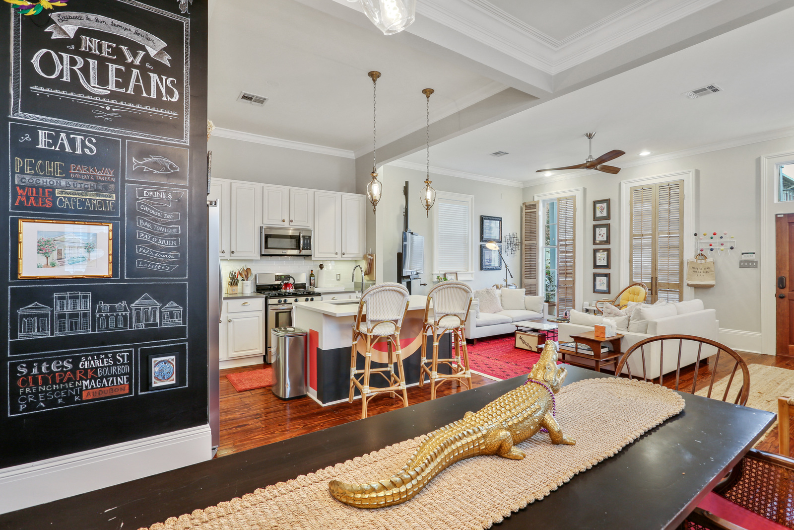 The Red Bayou House, Whimsical, Comfortable, Chic in Bayou St. John, New Orleans