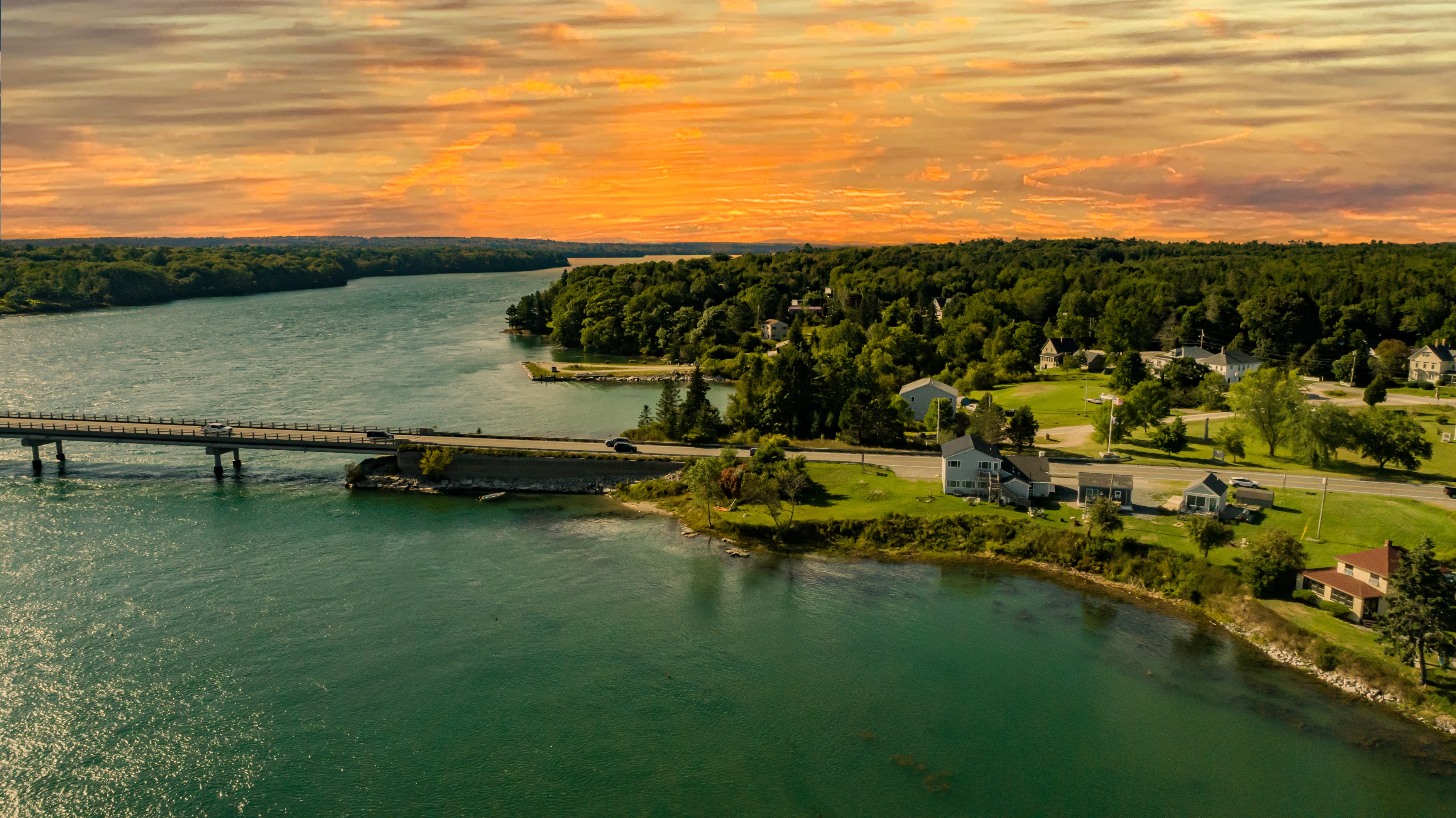 Taunton Bay Combo (Waterfront): 2 Apts & Cottage