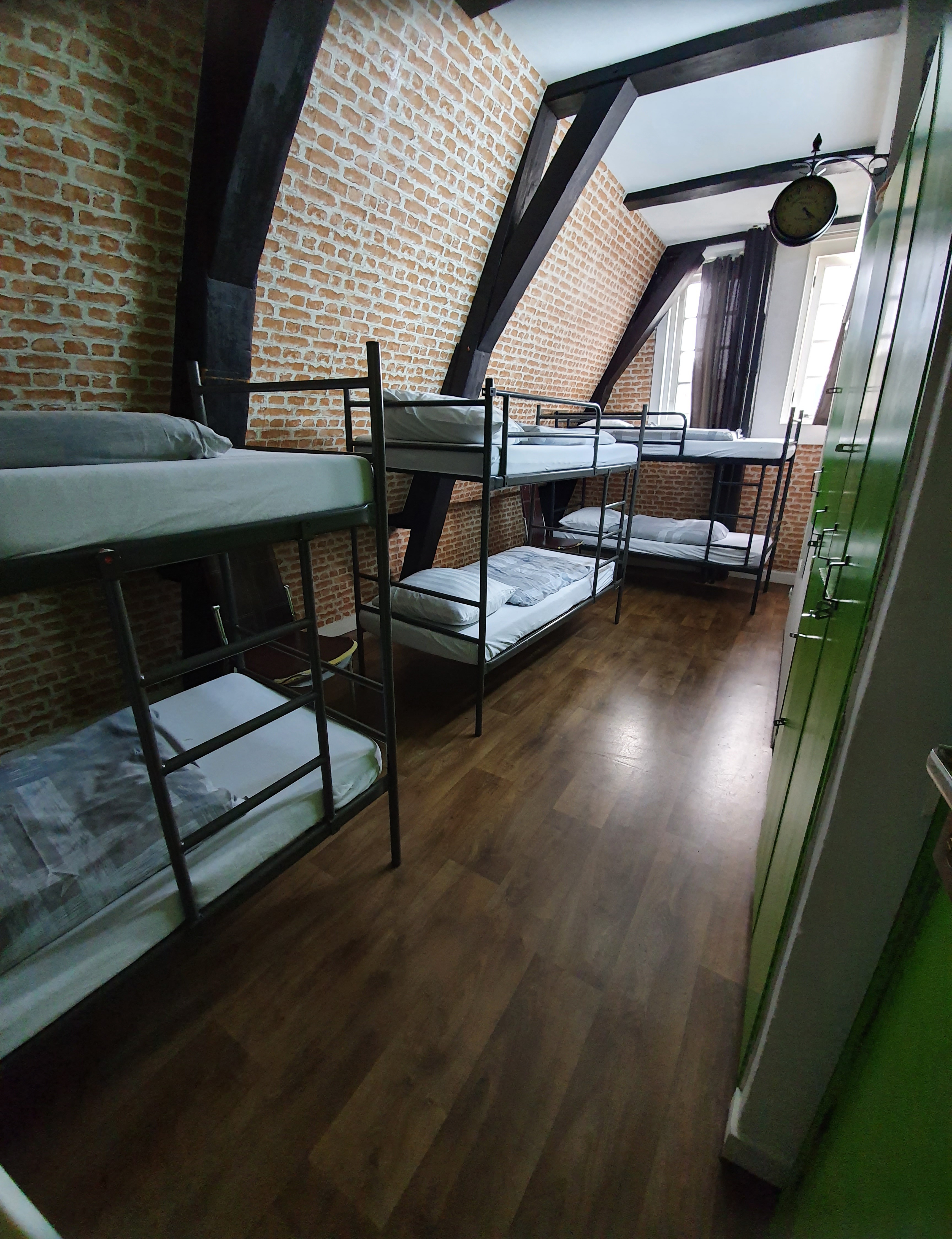 6-person private room โ Amsterdam stay