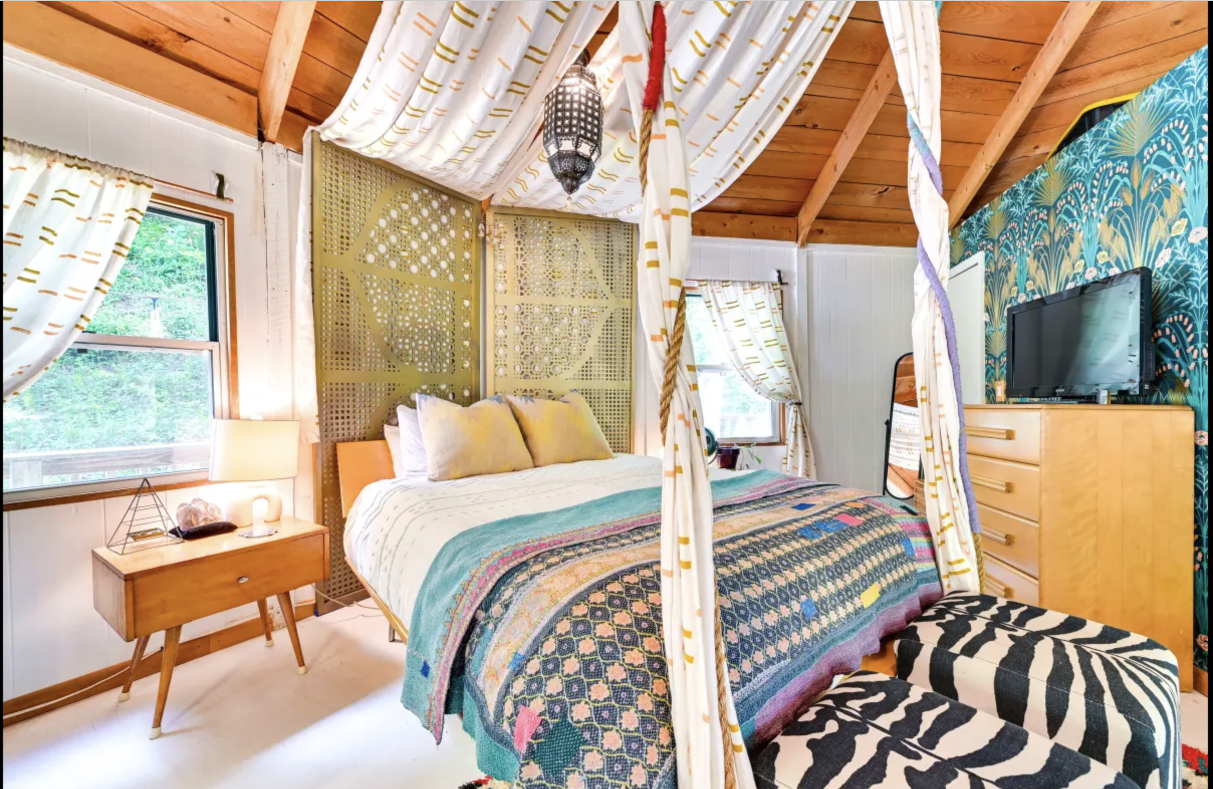 Restorative couples/single retreat on 15 acres