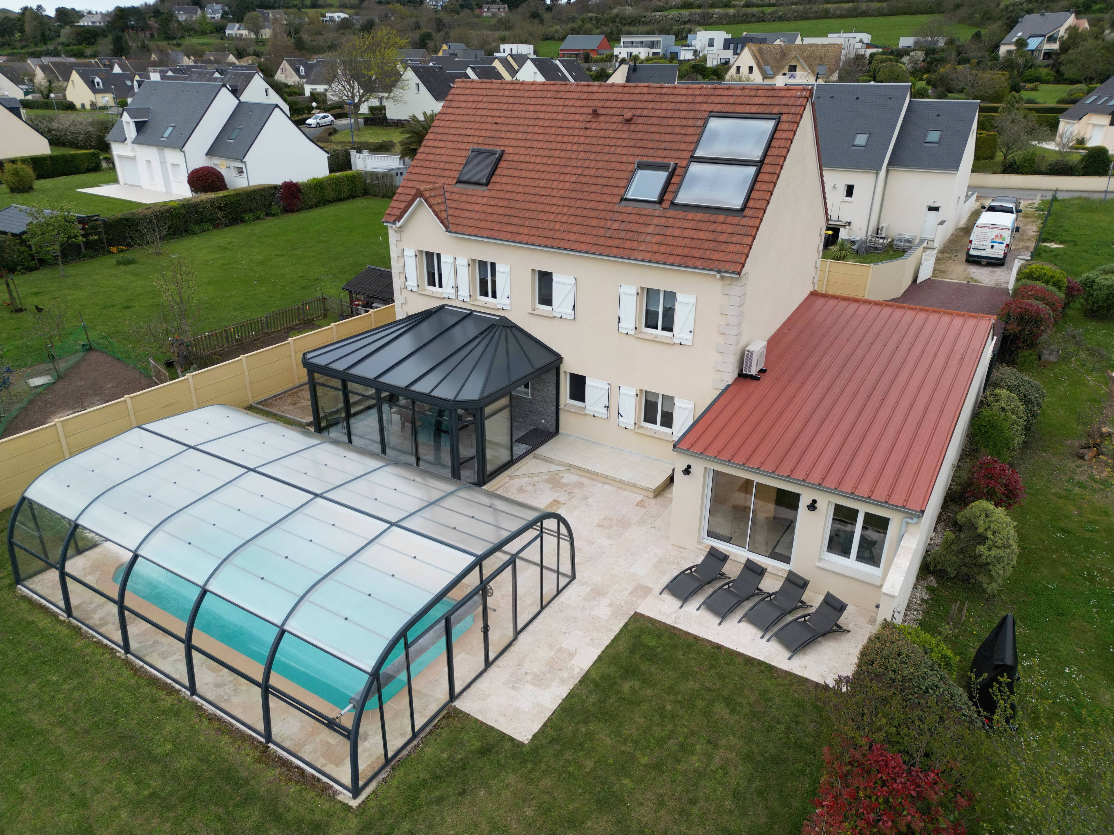 Villa for 10 people with indoor pool.