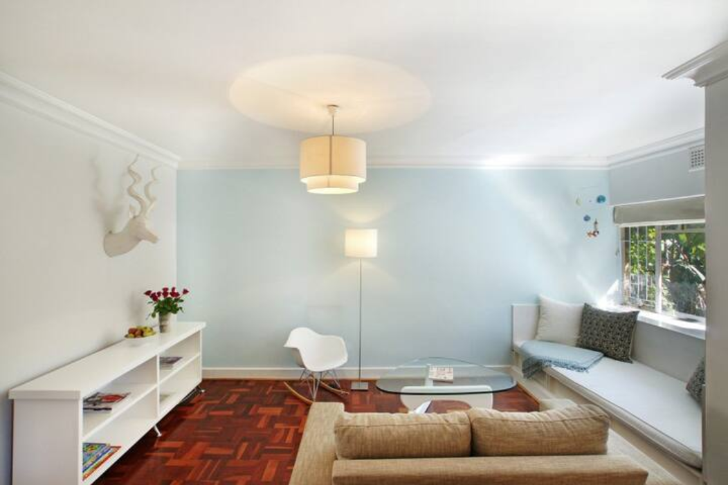 Tranquil and light mountain side apartment in Ward 77, Cape Town