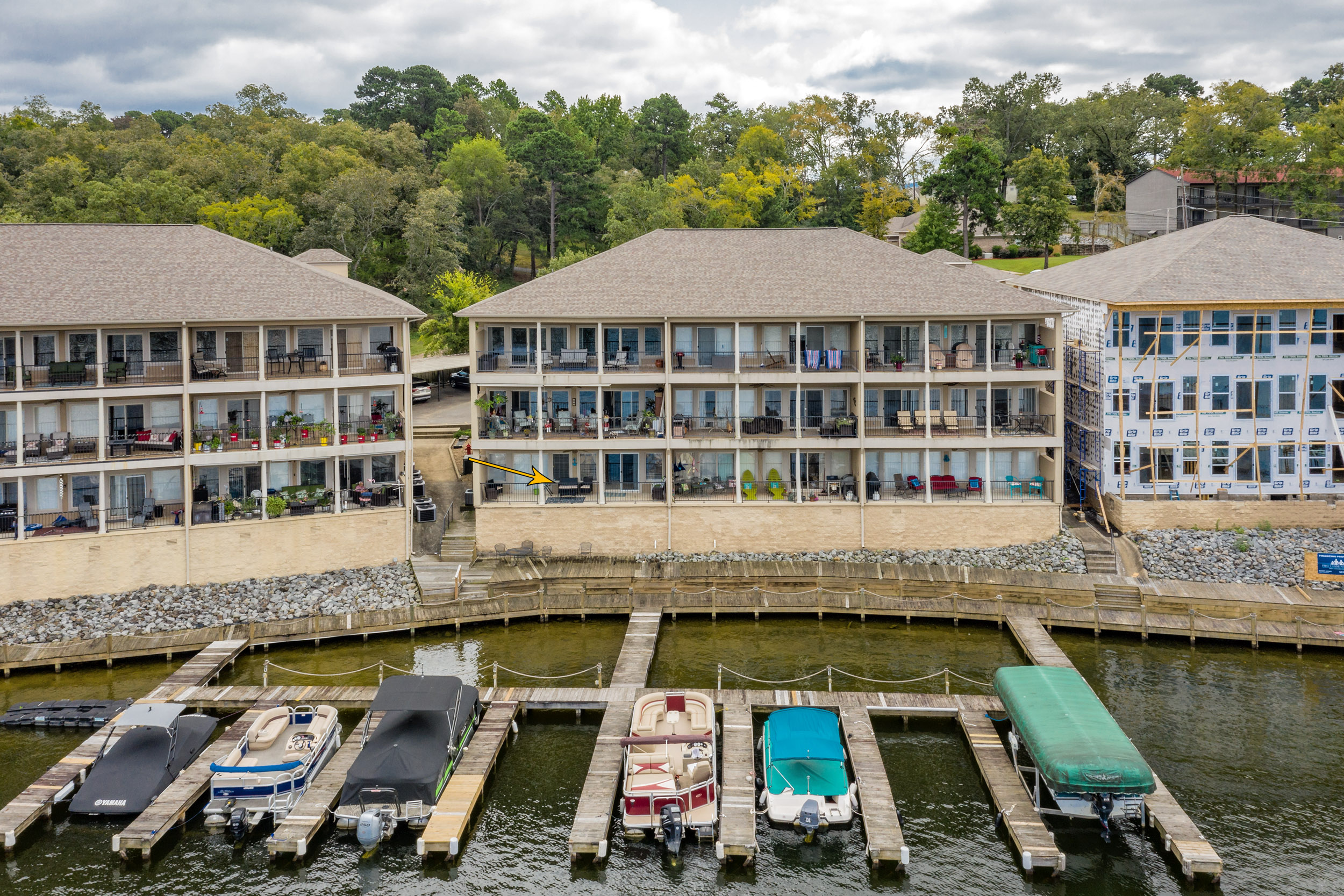 Lakefront C2 Condo, Boat Slip & beautiful view Apartments for Rent in