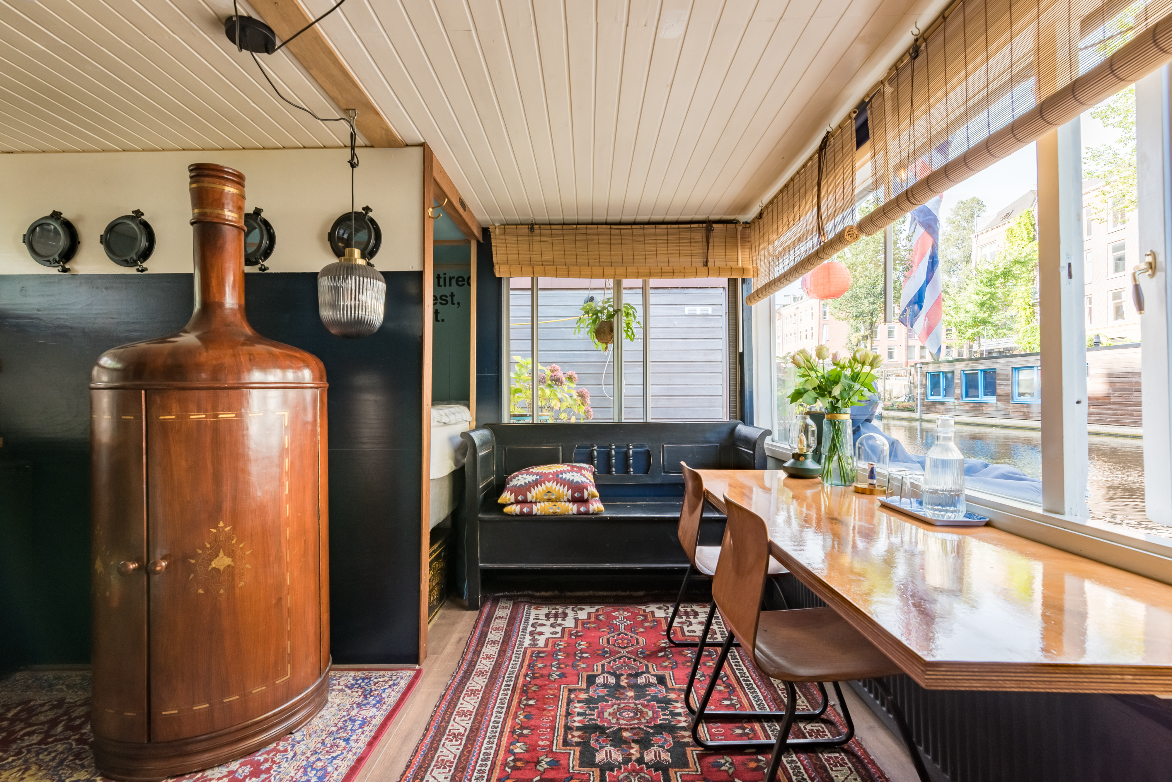 Cozy Houseboat Homeward Amsterdam — Amsterdam stay
