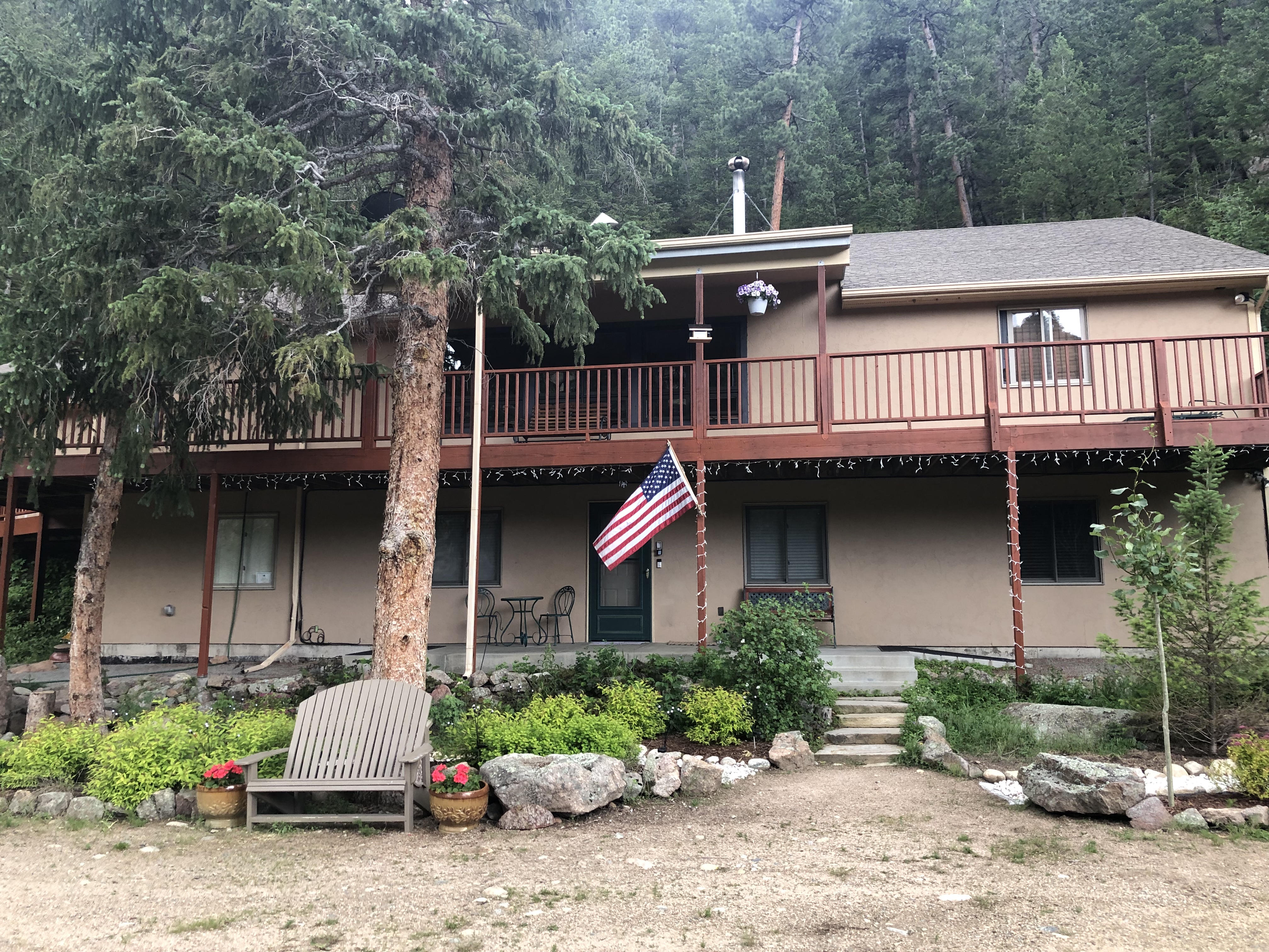 Escape2 the Mtns! 4 Bdrms, 2 Baths & Living Area