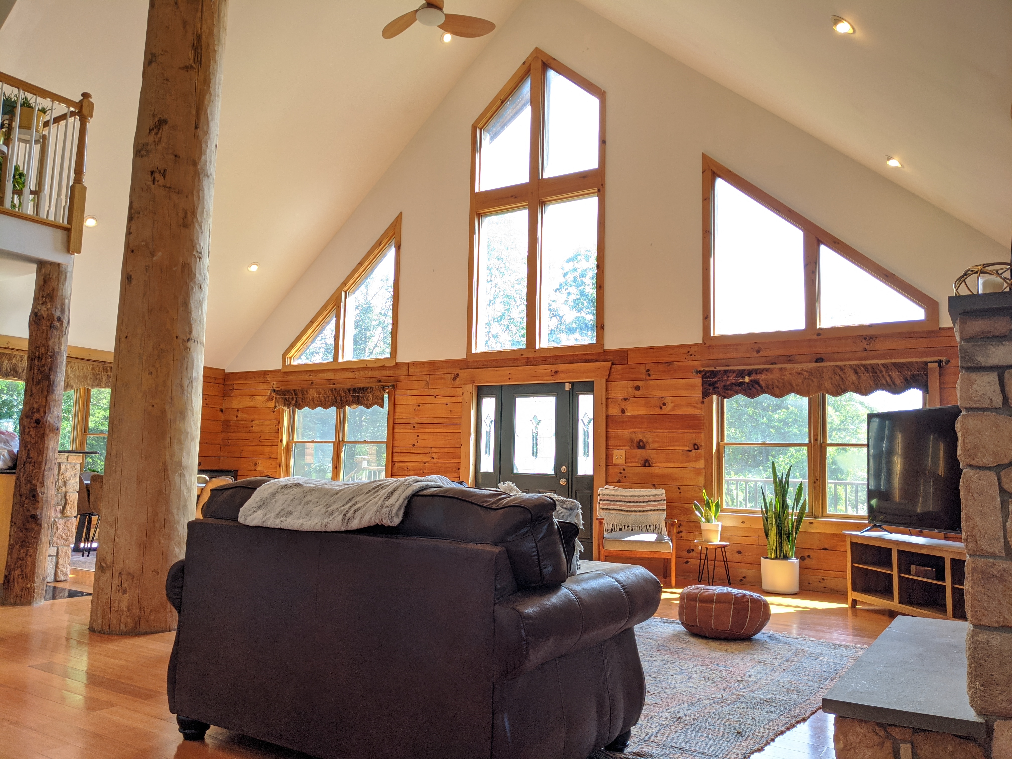 Modern Log House Cabin just an hour from NYC.