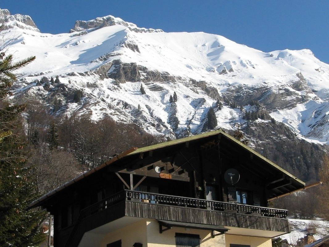 Near La CLUSAZ:  Admirable views of the ARAVIS
