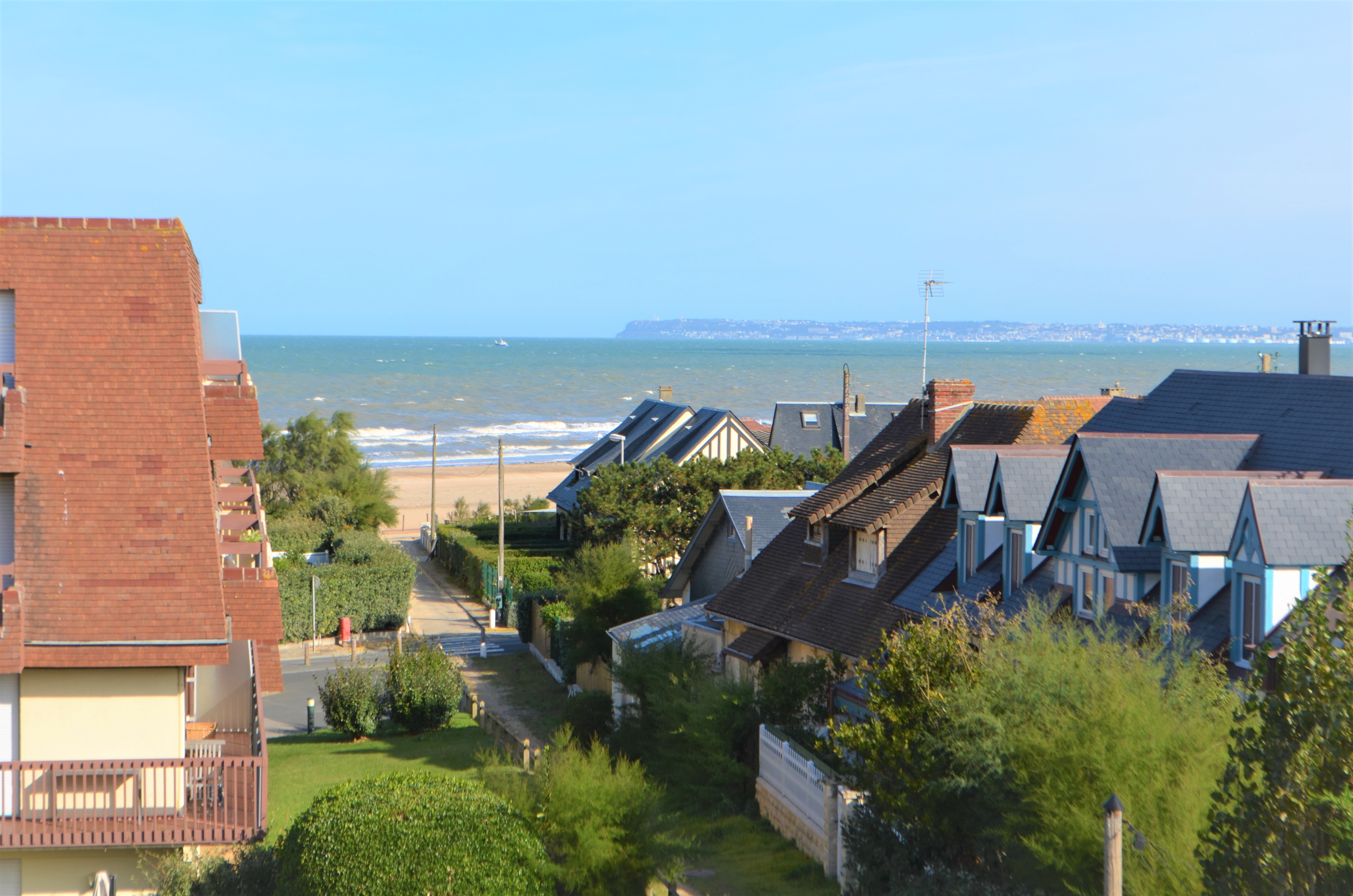 Sea view apartment, close to Deauville