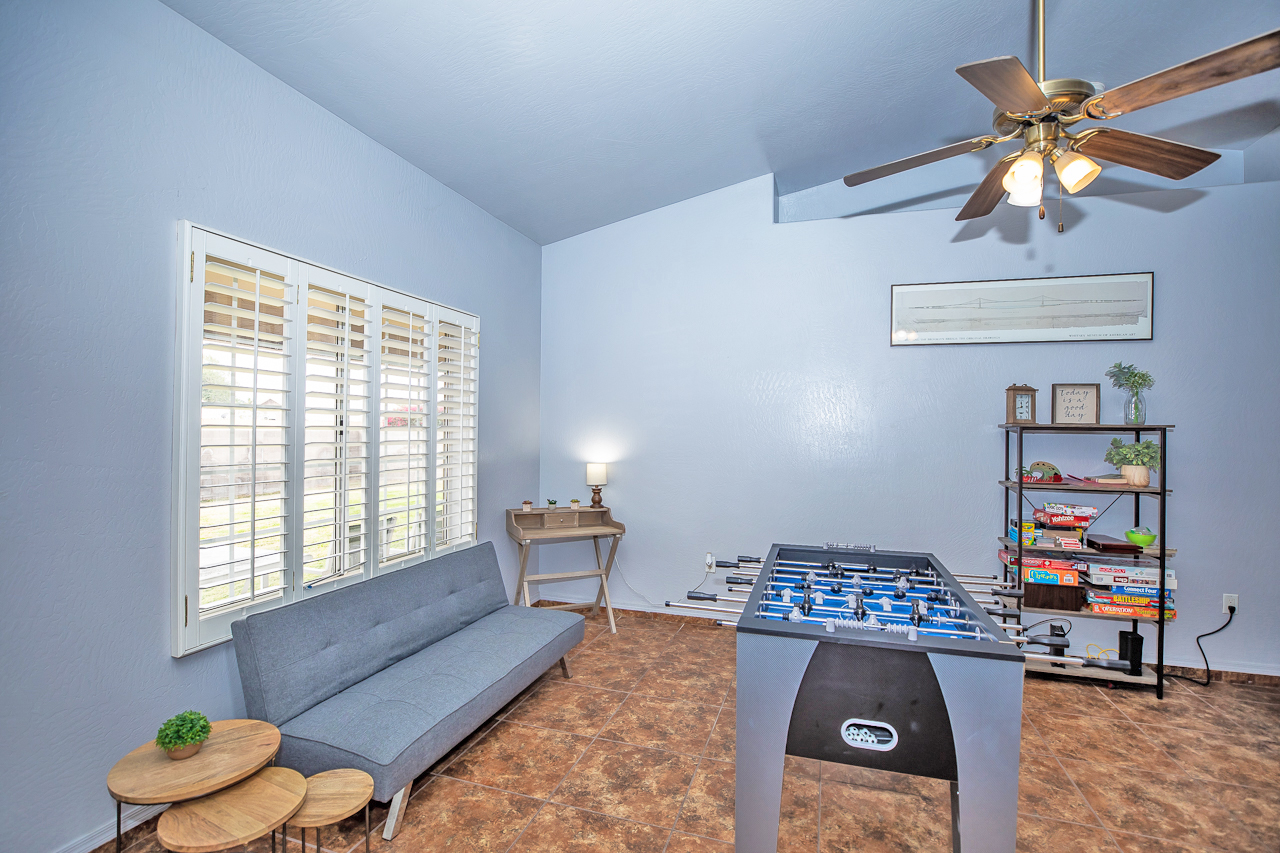 BlueDoor 4 bed, 2 bath, sleeps 12, game room
