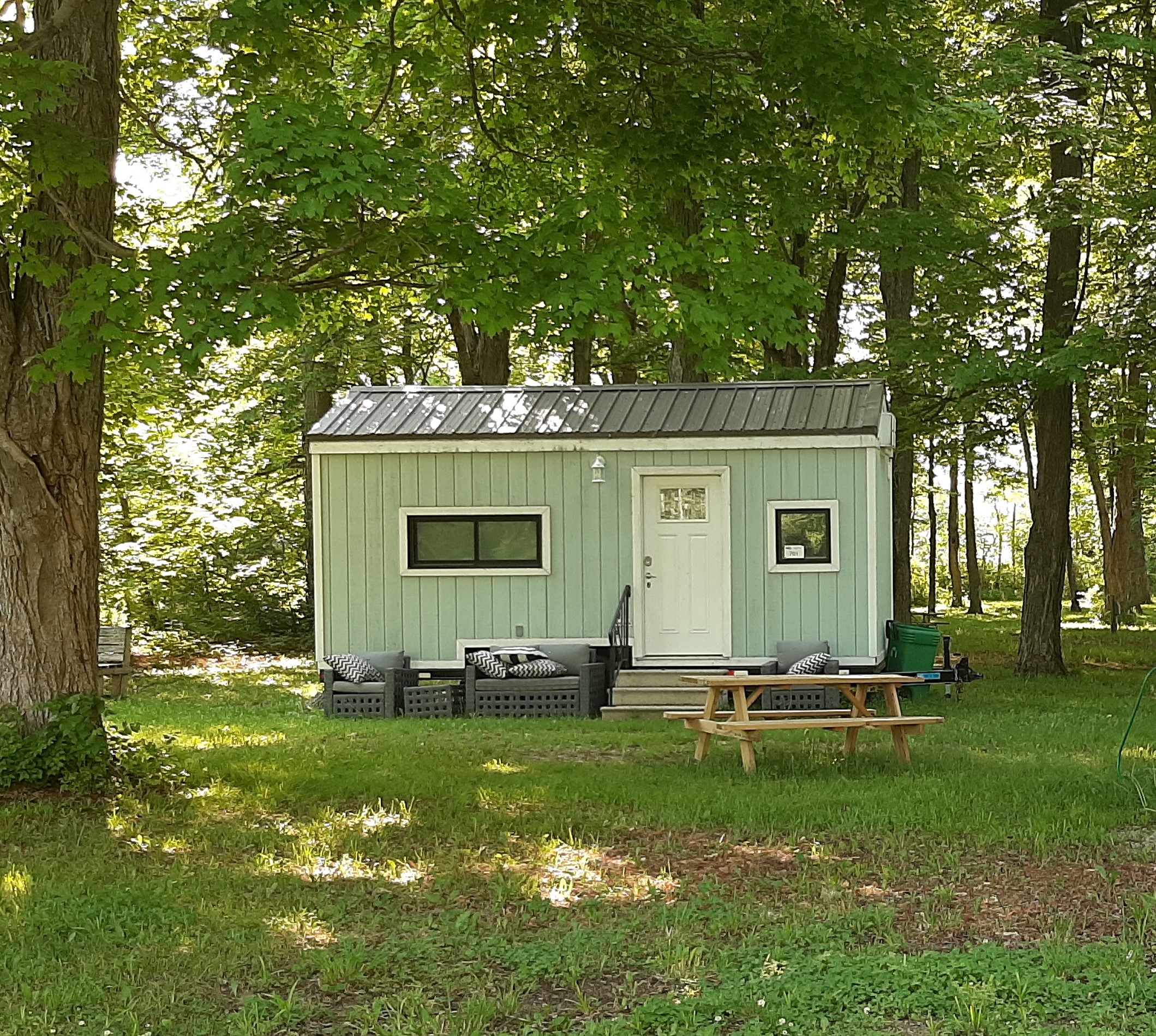 Lakefront tiny home in the woods Tiny houses for Rent in Farmland