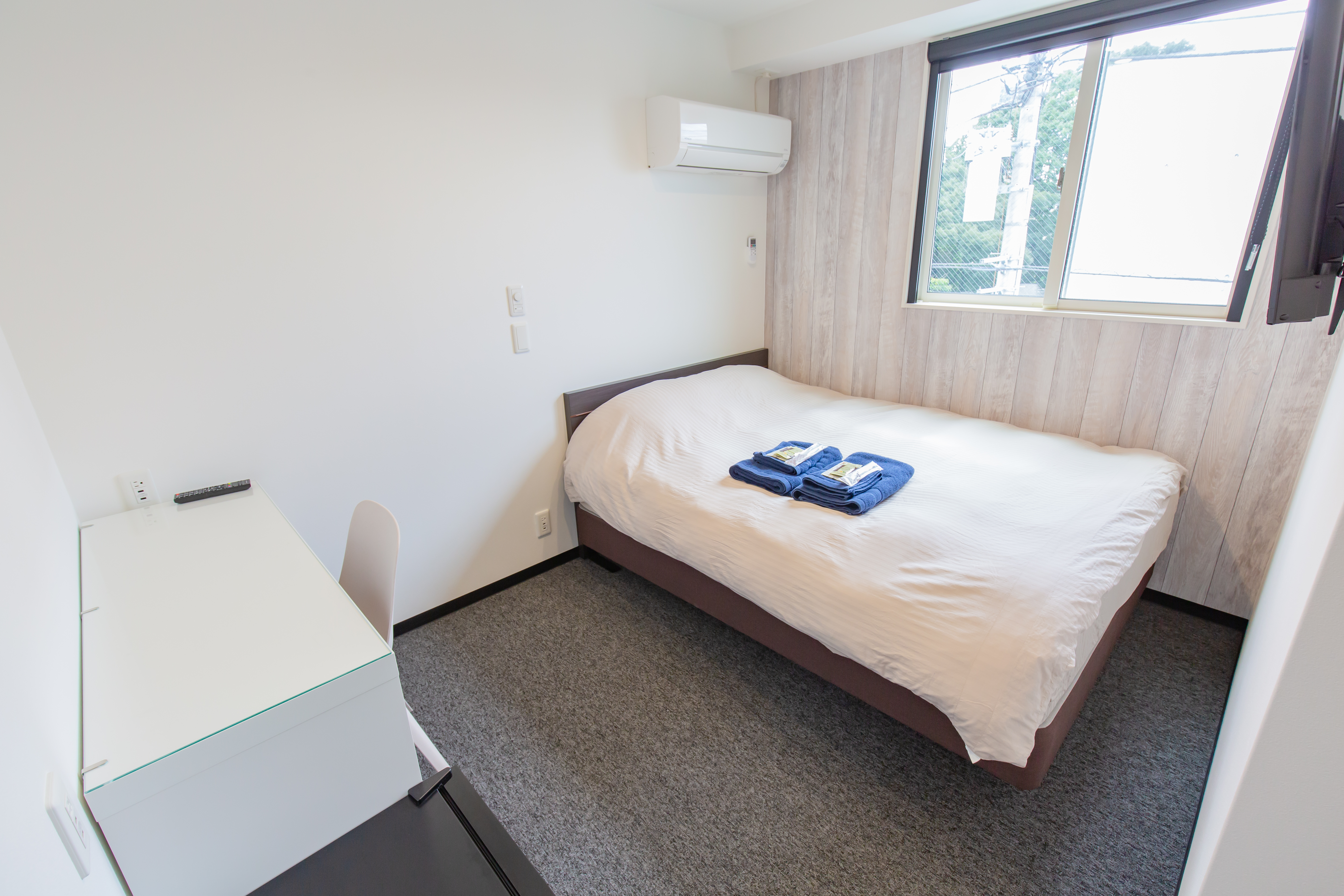Porthouse Hatsudai Double bed room