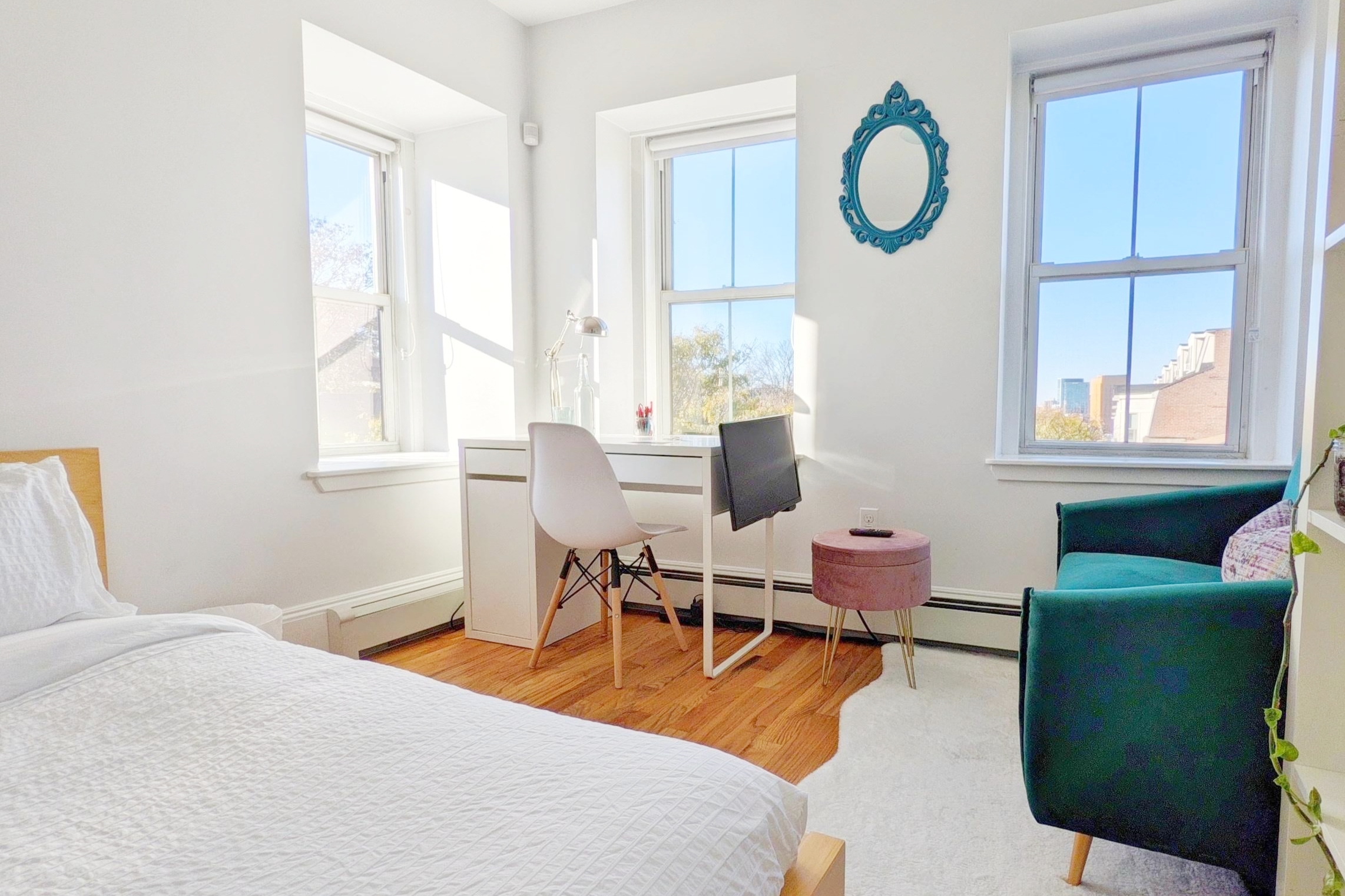 AKBrownstone: Room w/skyline views by T