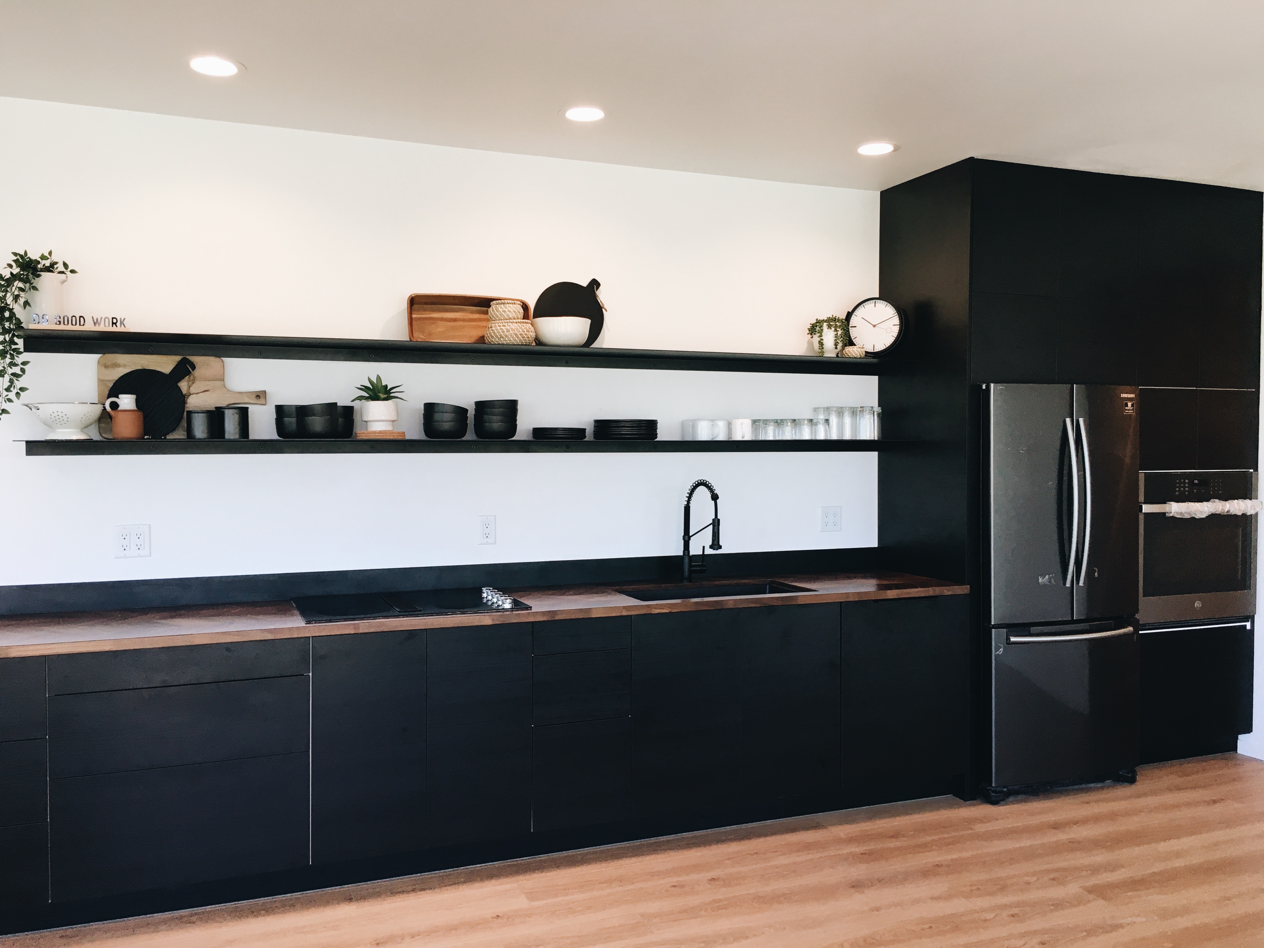 The Overlook Modern Leavenworth Cabin Houses for Rent in