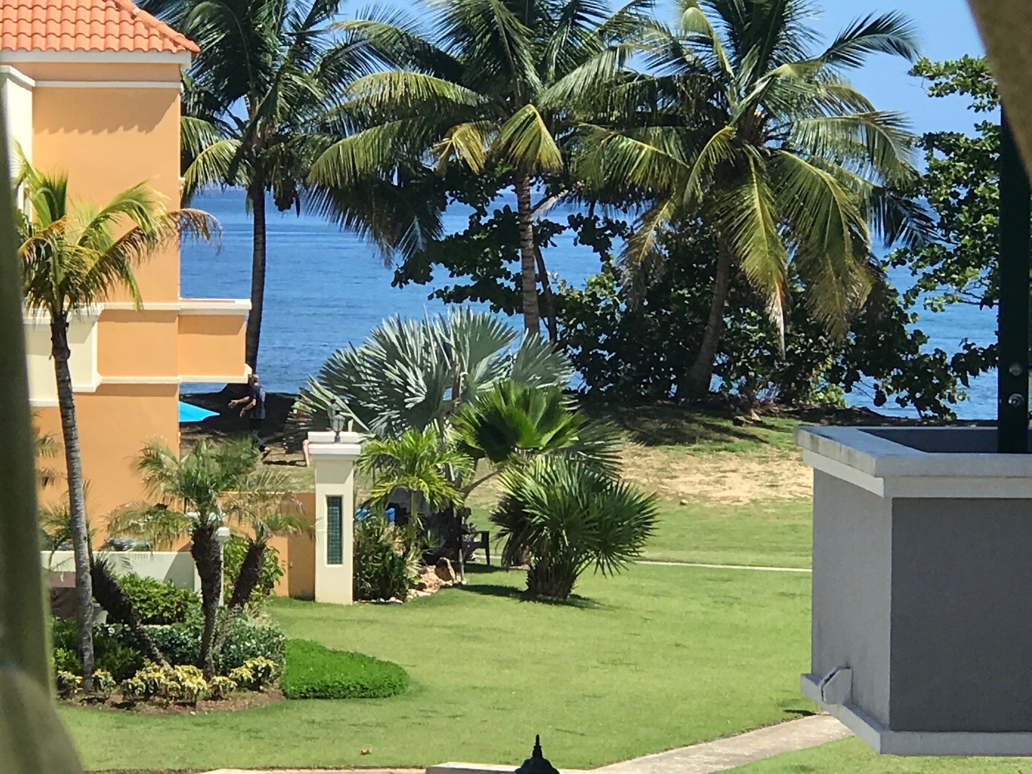Beautiful Villa SerenaBlue, Sleeps 6, Beachfront