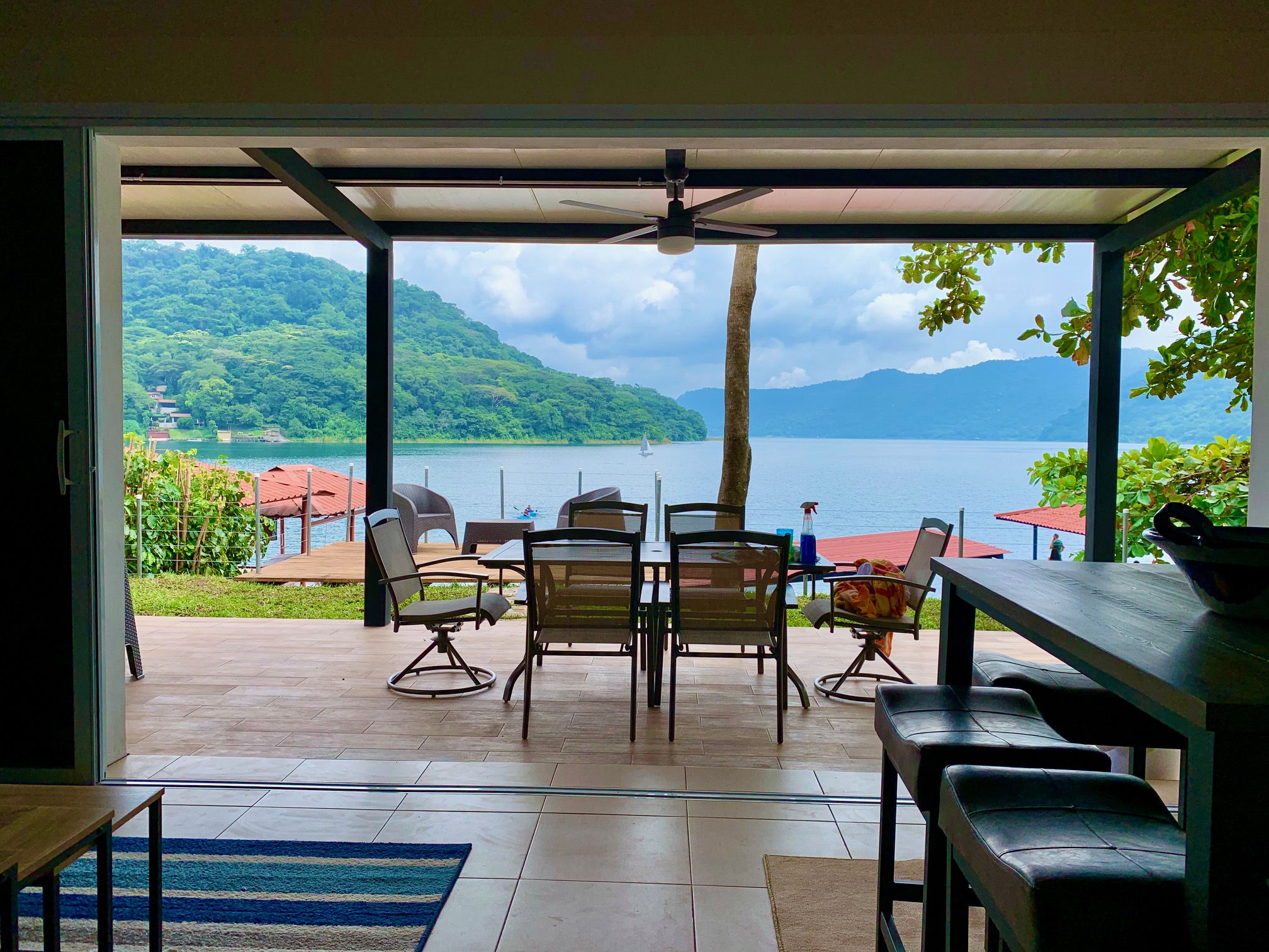 BLUEHOUSE PARAISO NATURAL LAGO DE COATEPEQUE Casas en alquiler en