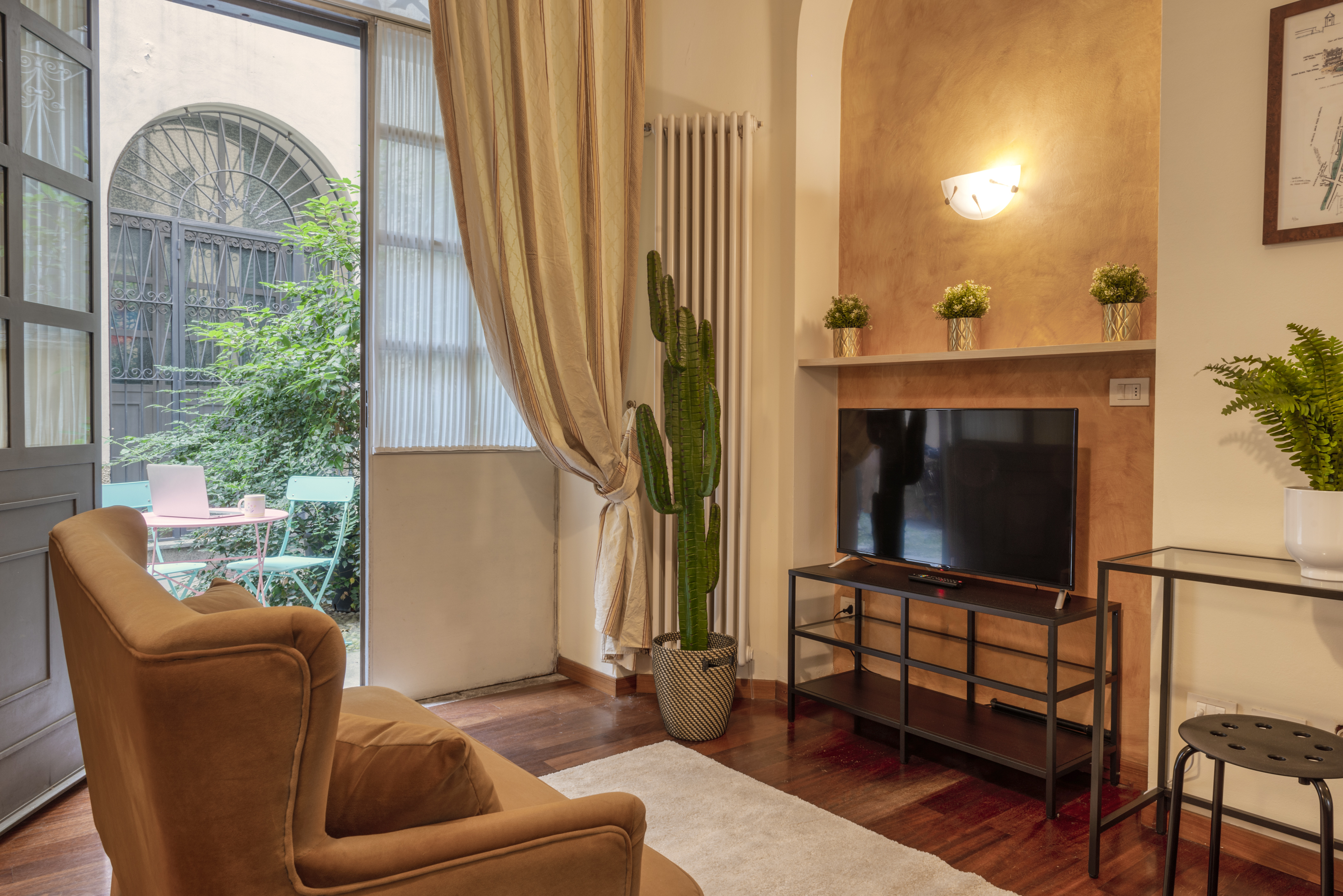 Romantic Pearl in the Heart of Milan