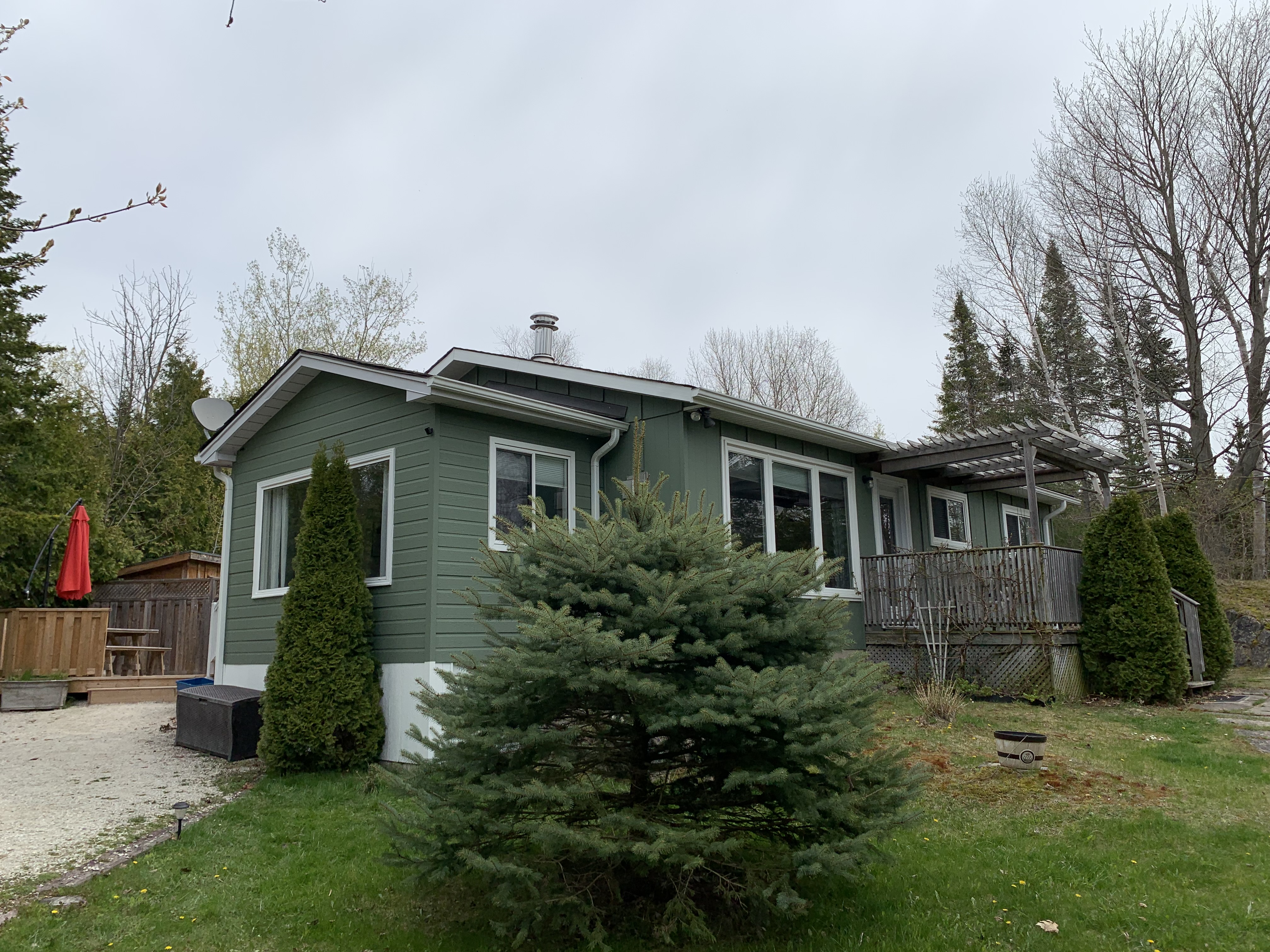 Charal Greenhouse Cottage in Sauble Beach