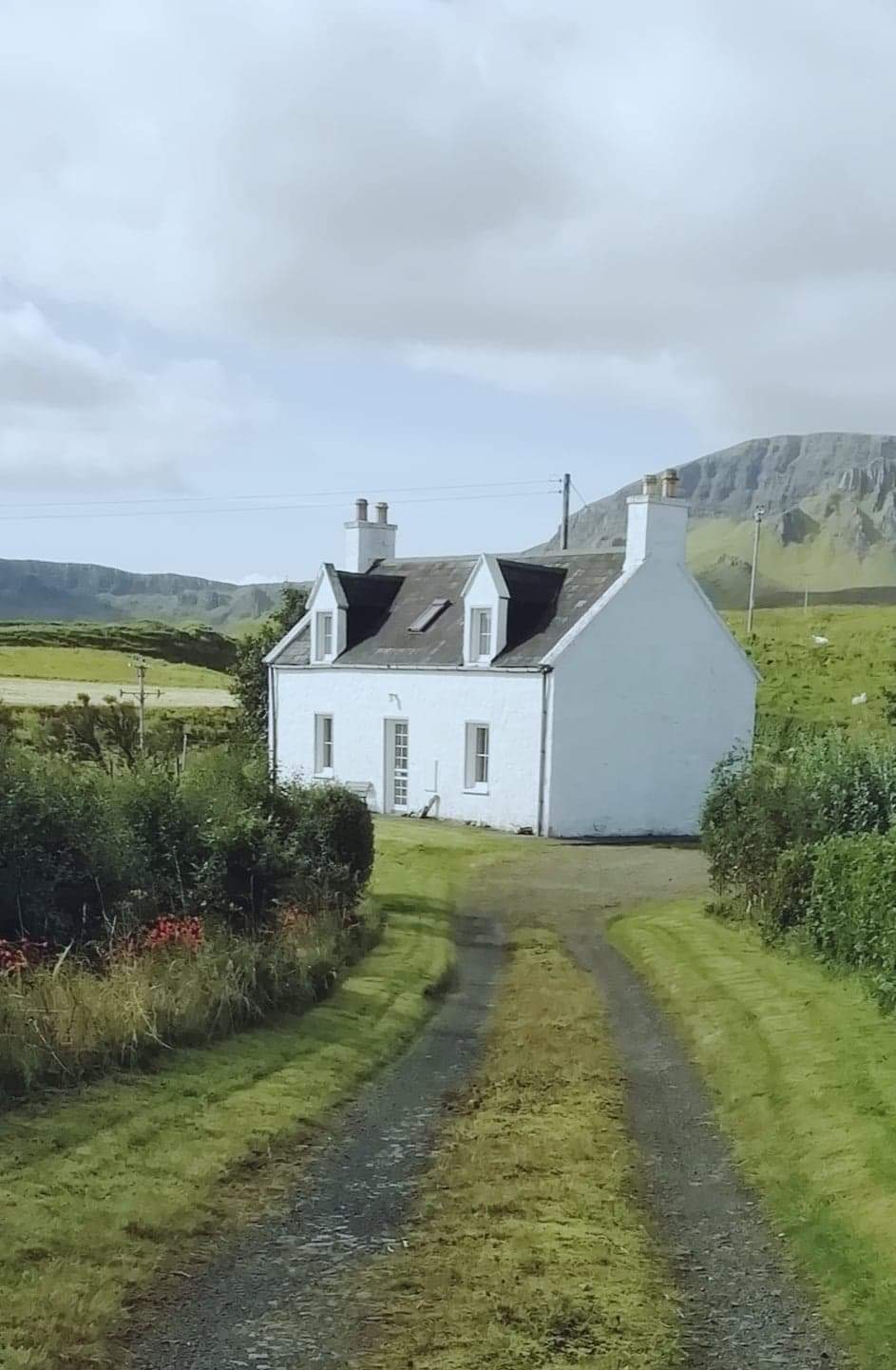traditional-croft-cottage-for-four-cottages-for-rent-in-staffin