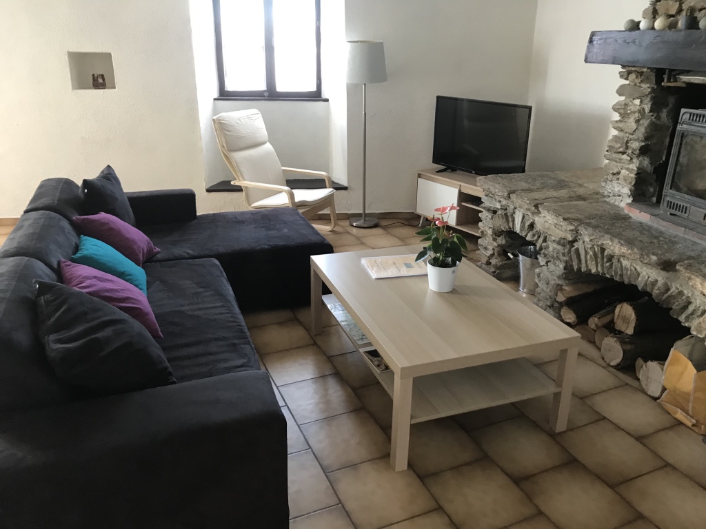 Les Vans: stone village house