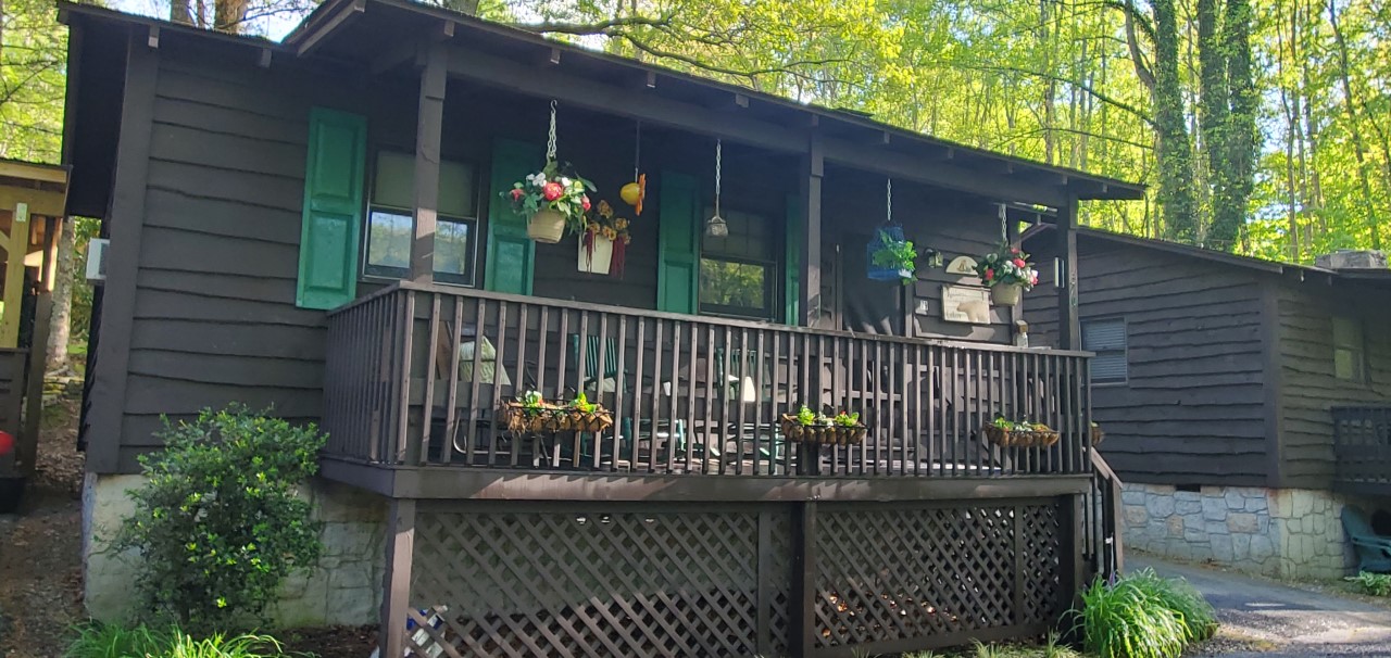 Cozy Cabin Cabins for Rent in Maggie Valley, North Carolina, United