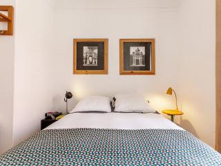 Alfama Flat with View & Heteroclite Deco!