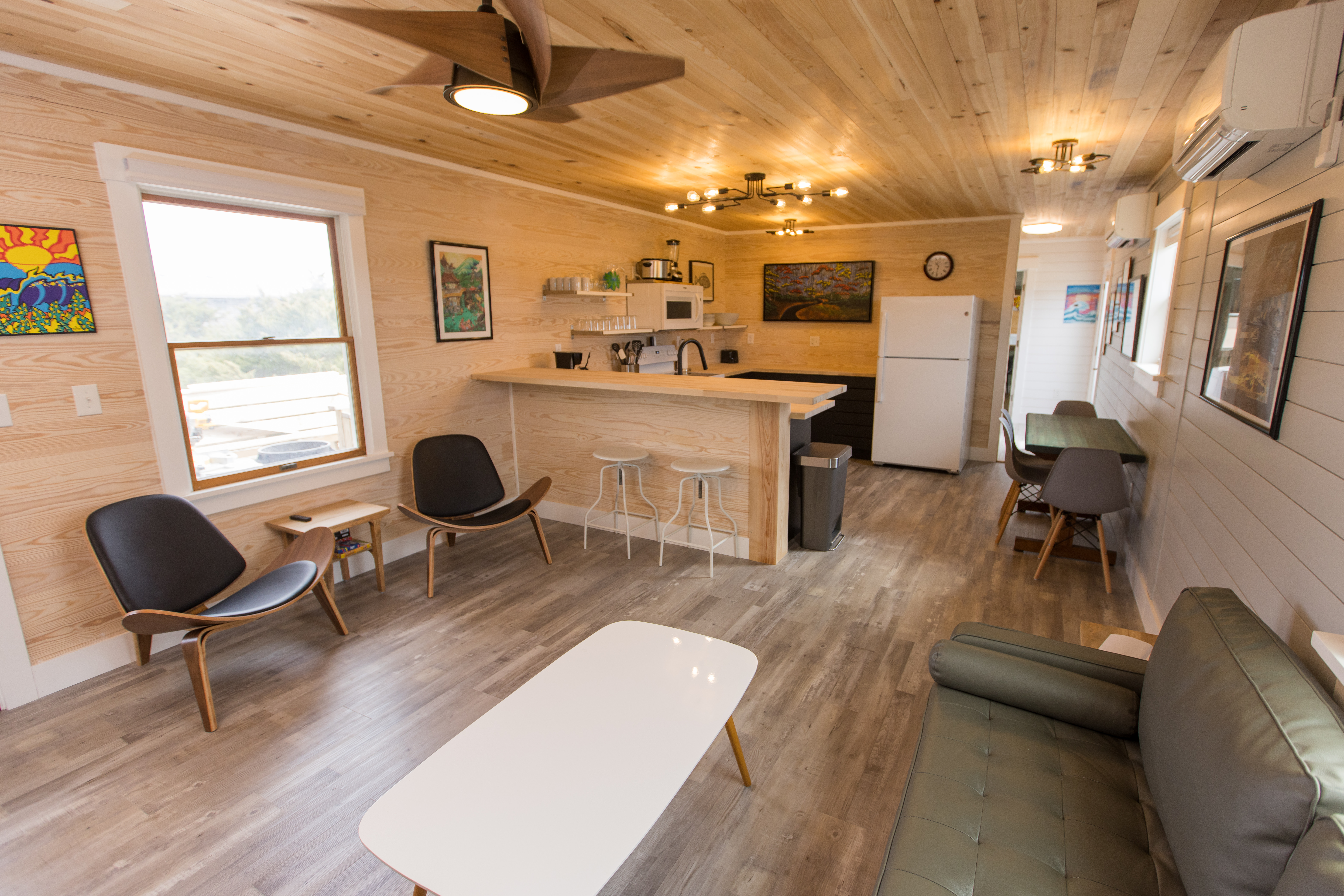 2 bed/2 bath/hot tub/Oceanside/King/Queen/