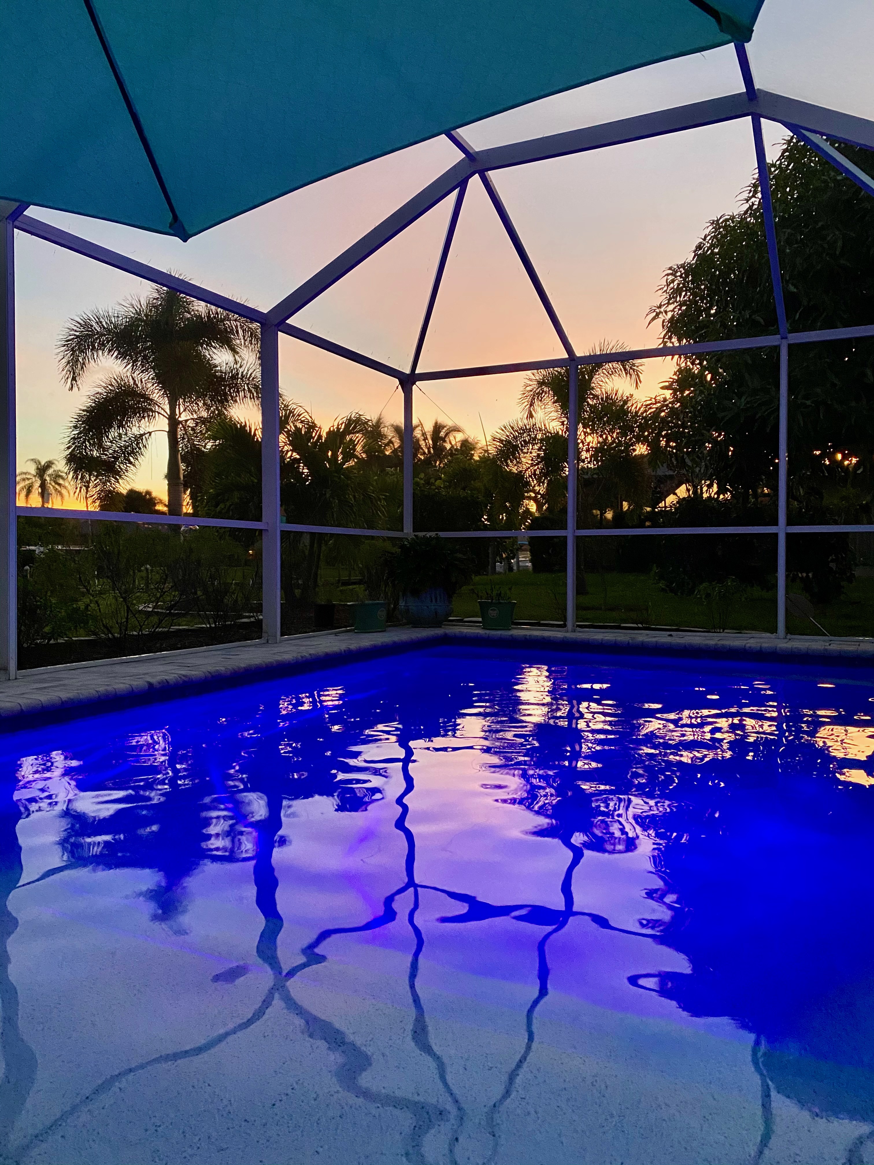 indigo pools venice fl on Indigo Dreams Pool Home W Waterfront Boat Dock Houses For Rent In Cape Coral Florida United States