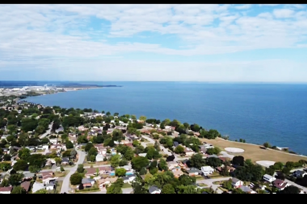 Cozy Cottage Retreat! Bungalows for Rent in Grimsby, Ontario, Canada