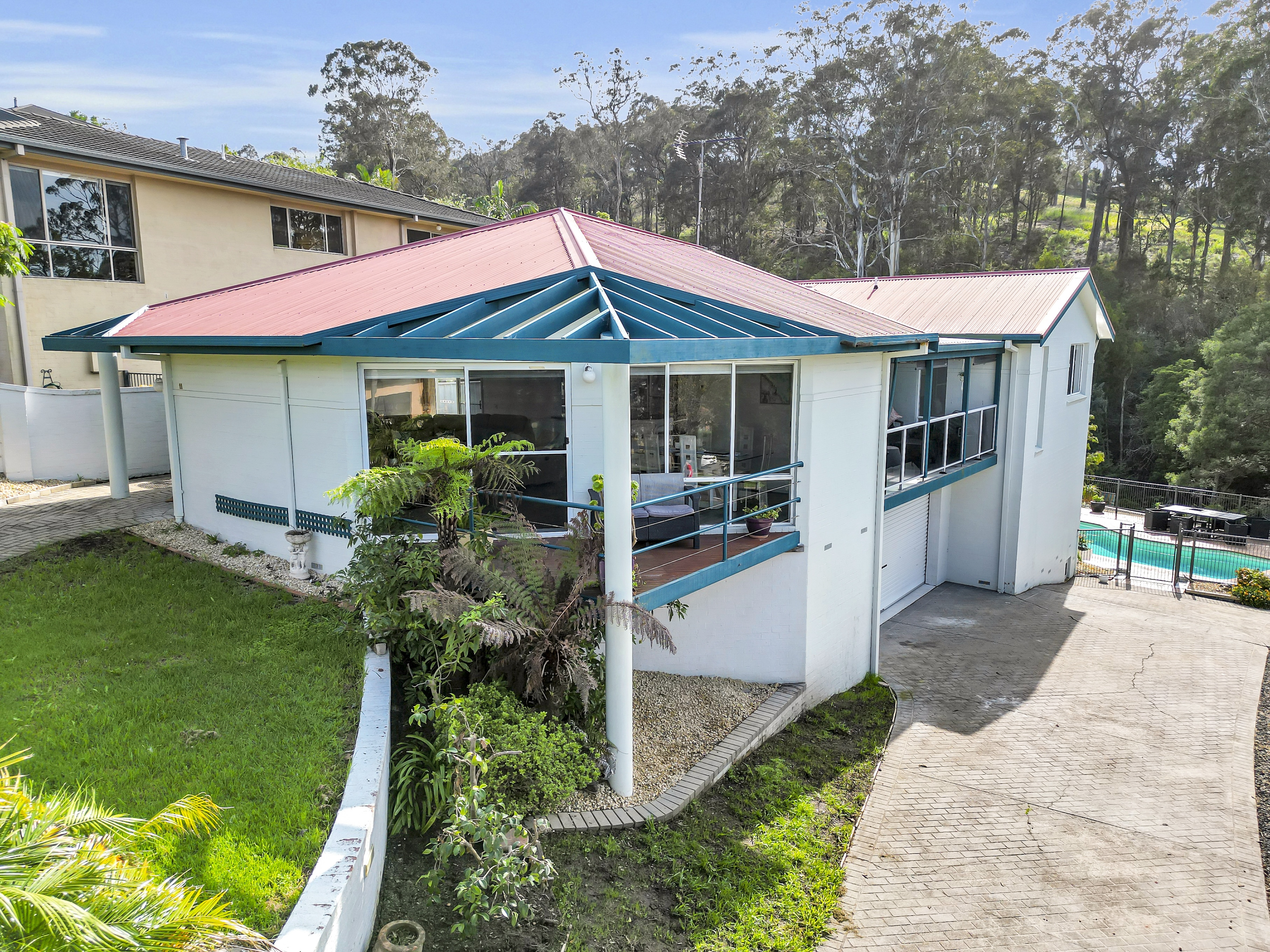 Beach House Merimbula - Heated Pool, Pet Friendly
